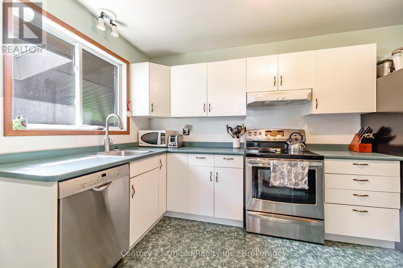 1201 Trentway Vista Street, Peterborough (Northcrest Ward 5), Ontario  K9H 6N7 - Photo 10 - X13151562