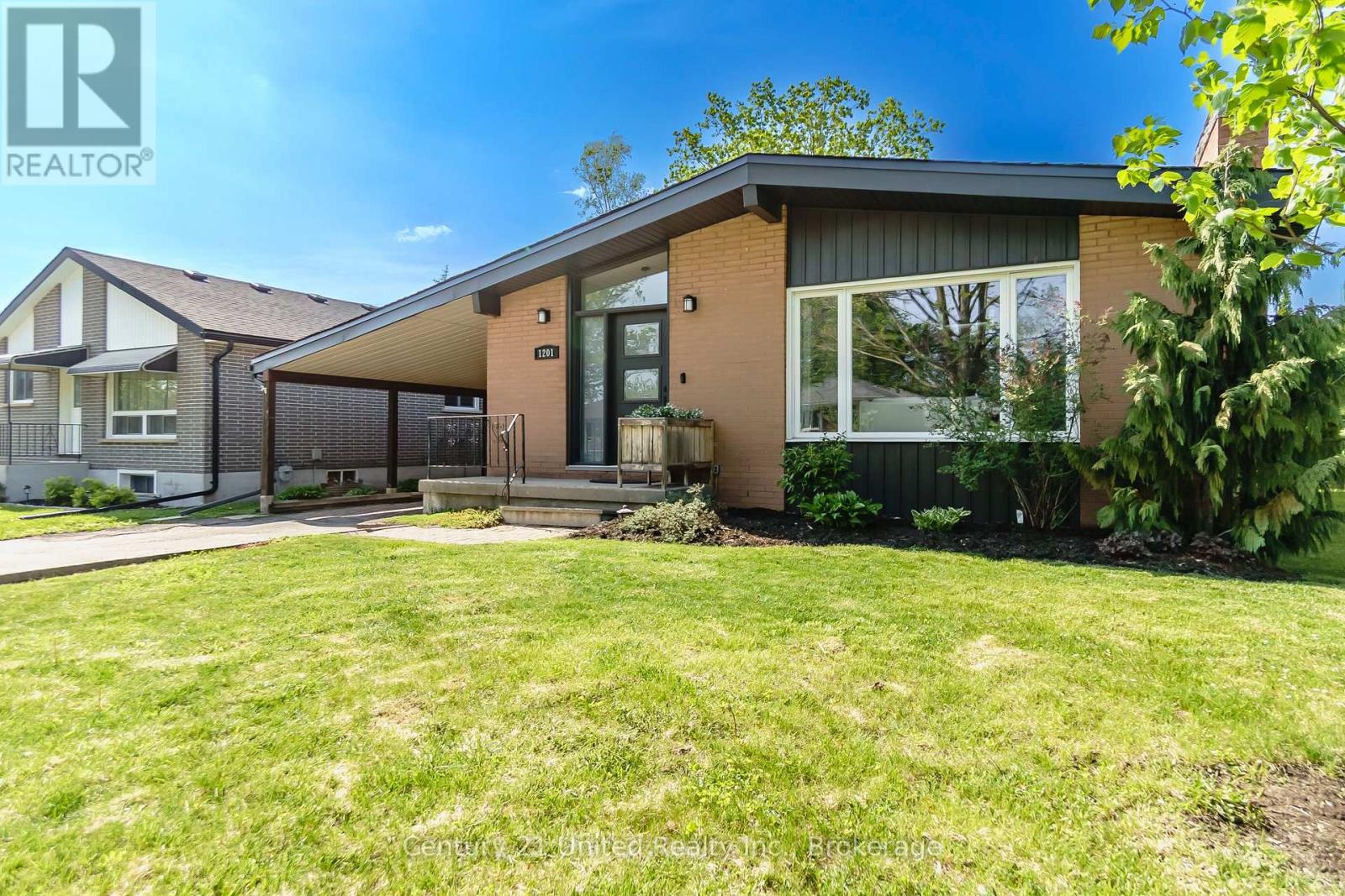 1201 Trentway Vista Street, Peterborough (Northcrest Ward 5), Ontario  K9H 6N7 - Photo 2 - X13151562