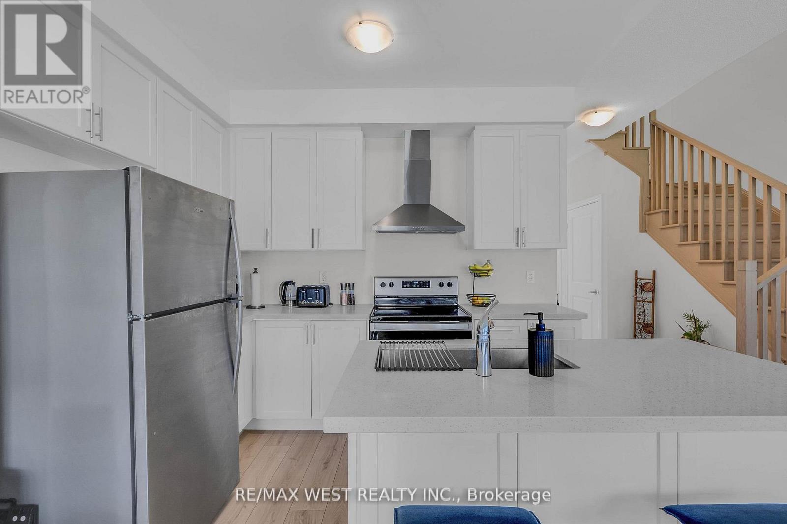 16 Hickey Lane, Kawartha Lakes (Lindsay), Ontario  K9V 0T2 - Photo 9 - X13152720