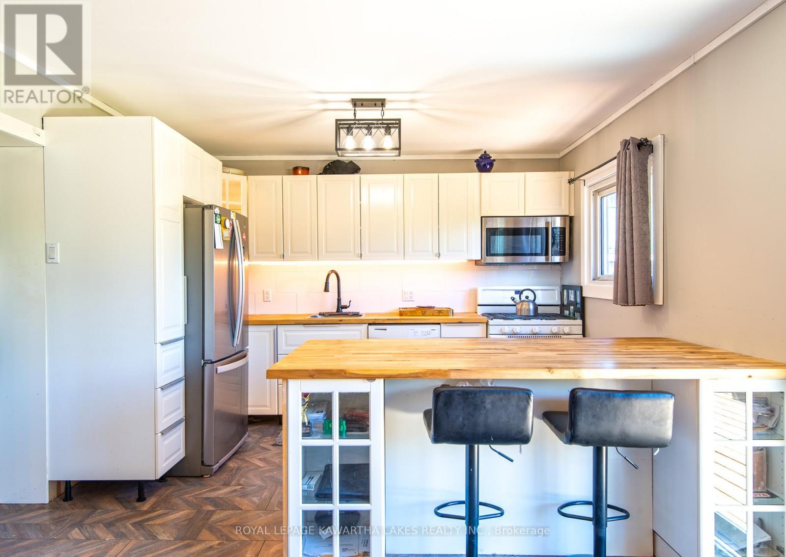 8 Wolfe Street, Kawartha Lakes (Lindsay), Ontario  K9V 2H9 - Photo 4 - X13153464