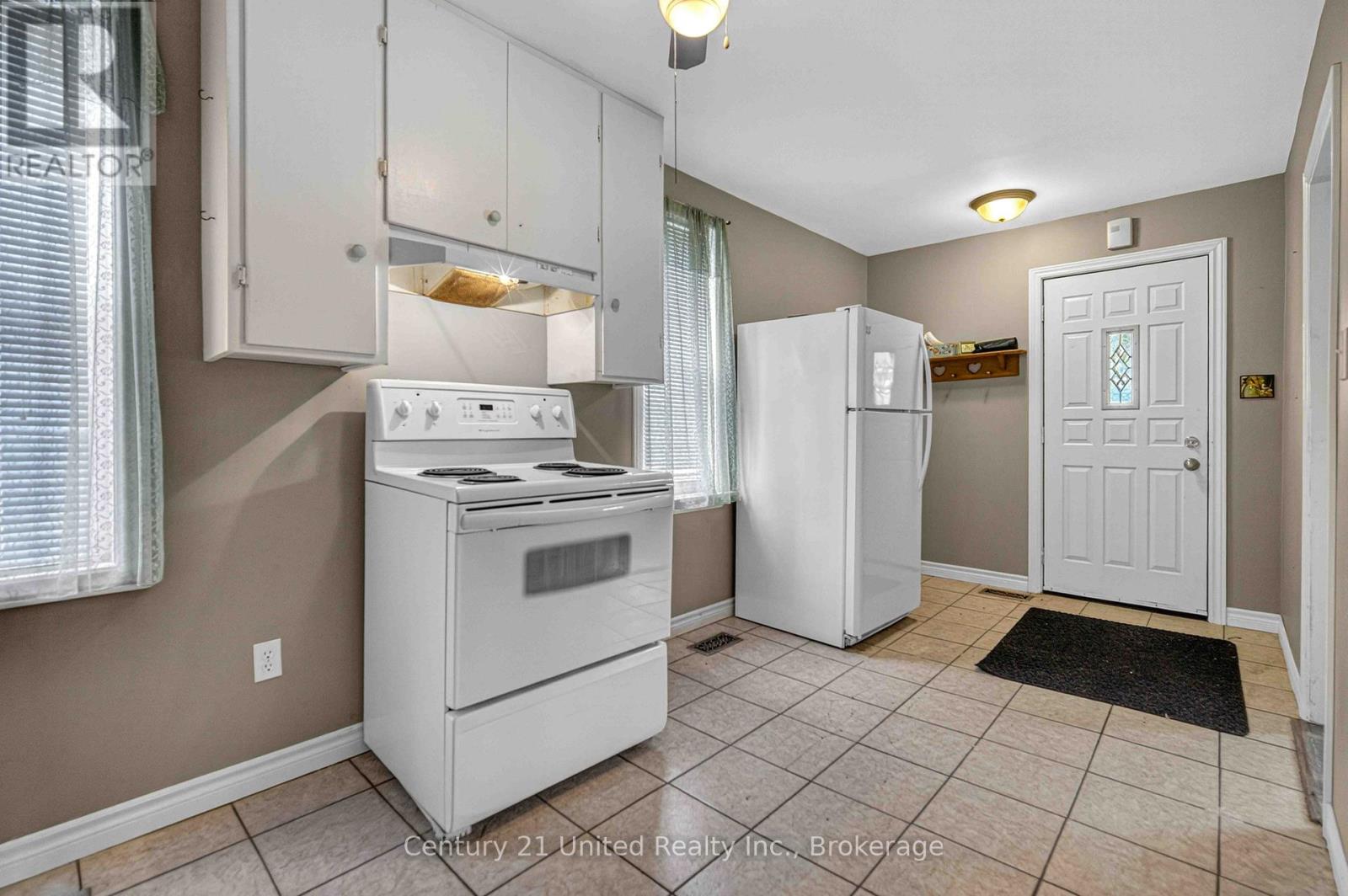 551 Rose Avenue, Peterborough (Otonabee Ward 1), Ontario  K9J 4E6 - Photo 4 - X13153998