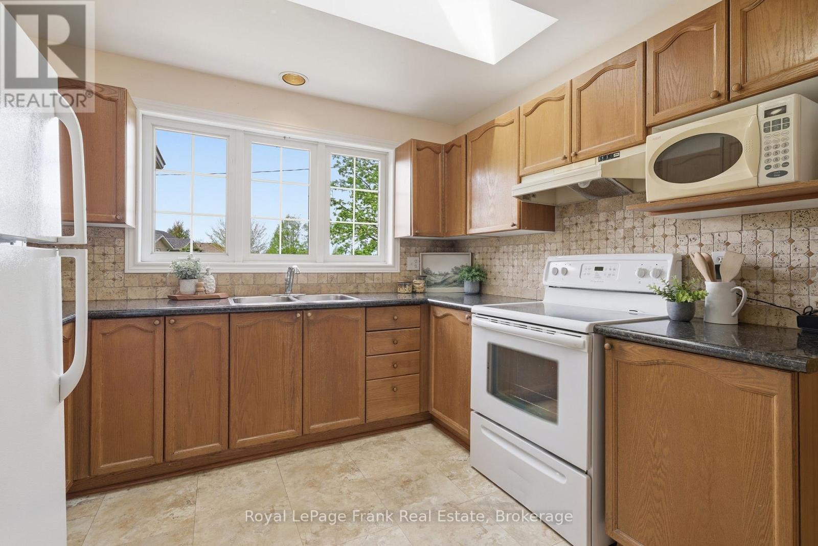 343 Mary Street W, Kawartha Lakes (Lindsay), Ontario  K9V 6J9 - Photo 13 - X13155478