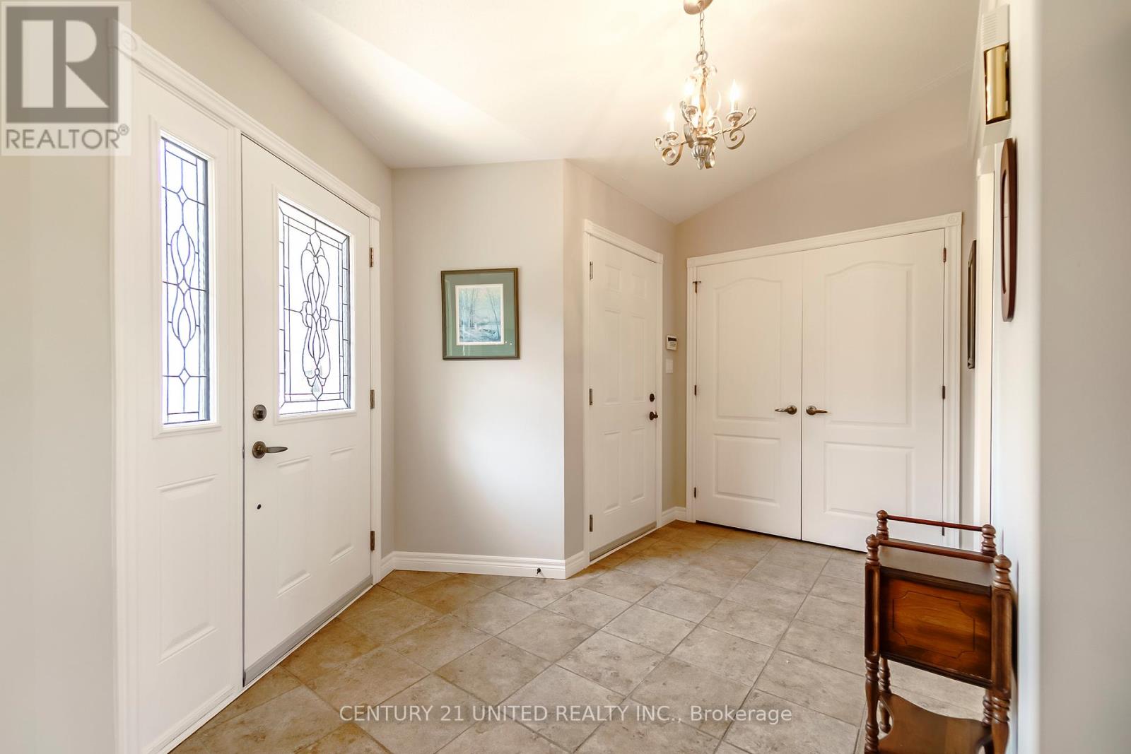 16 - 227 Carnegie Avenue, Peterborough (Northcrest Ward 5), Ontario  K9L 0B3 - Photo 3 - X13155516
