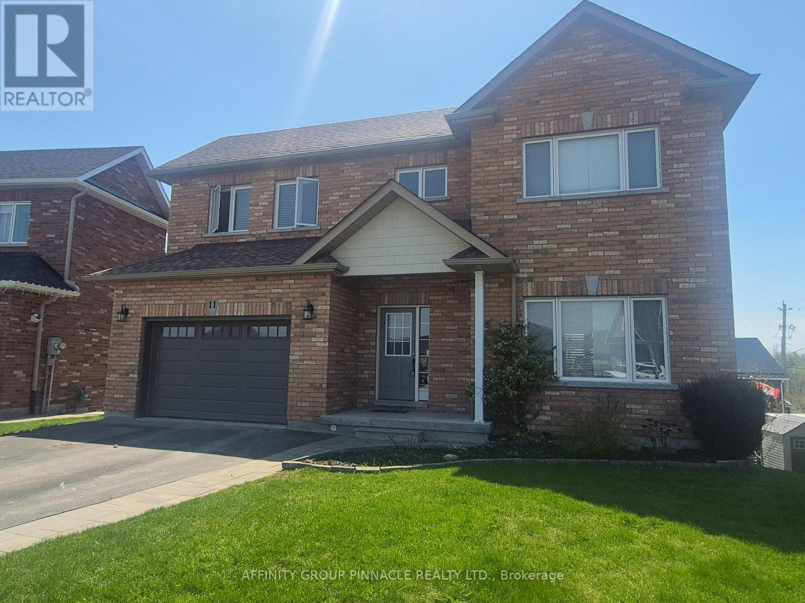 11 MOYNES COURT, kawartha lakes (lindsay), Ontario