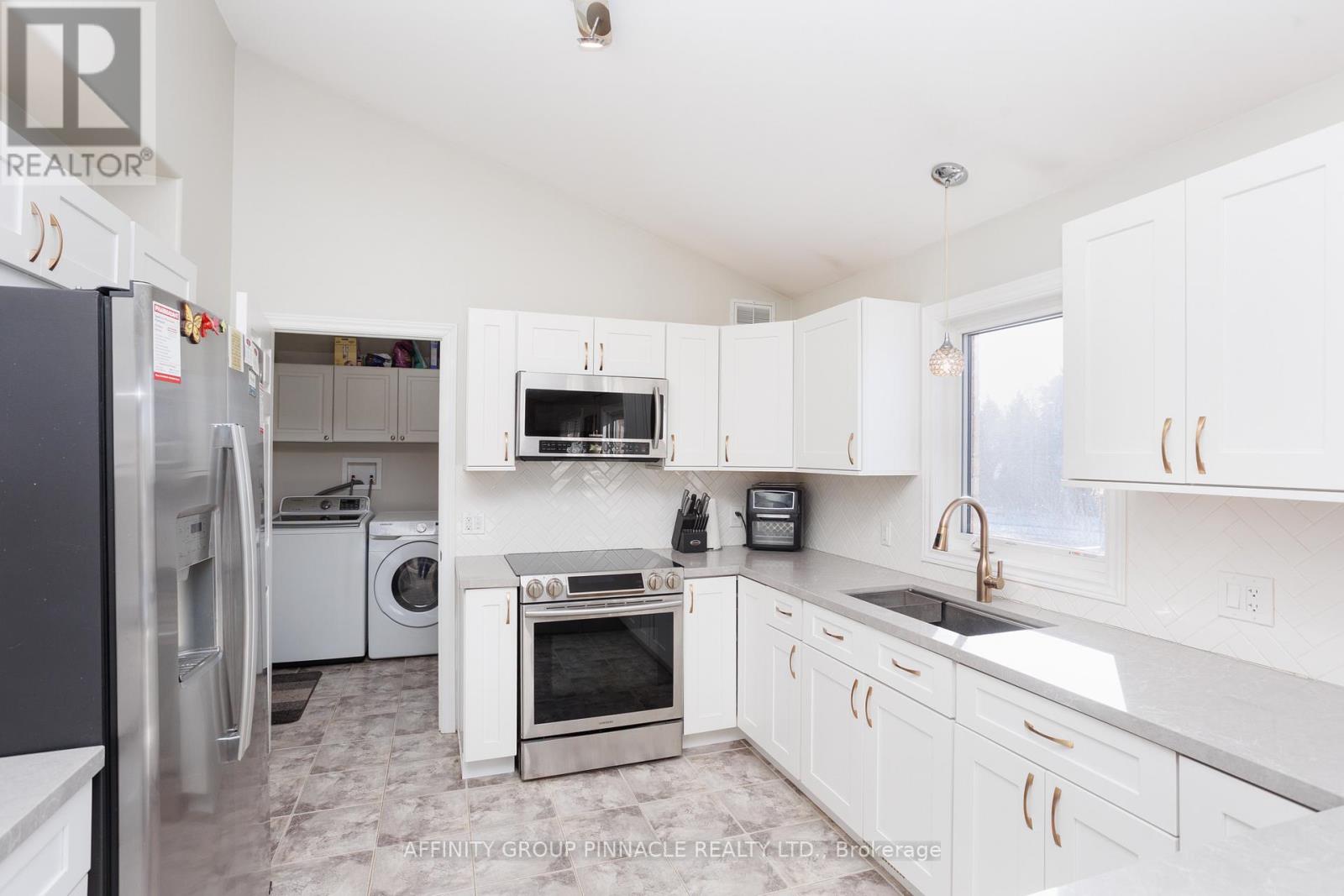 11 Moynes Court, Kawartha Lakes (Lindsay), Ontario  K9V 0L2 - Photo 10 - X13156208