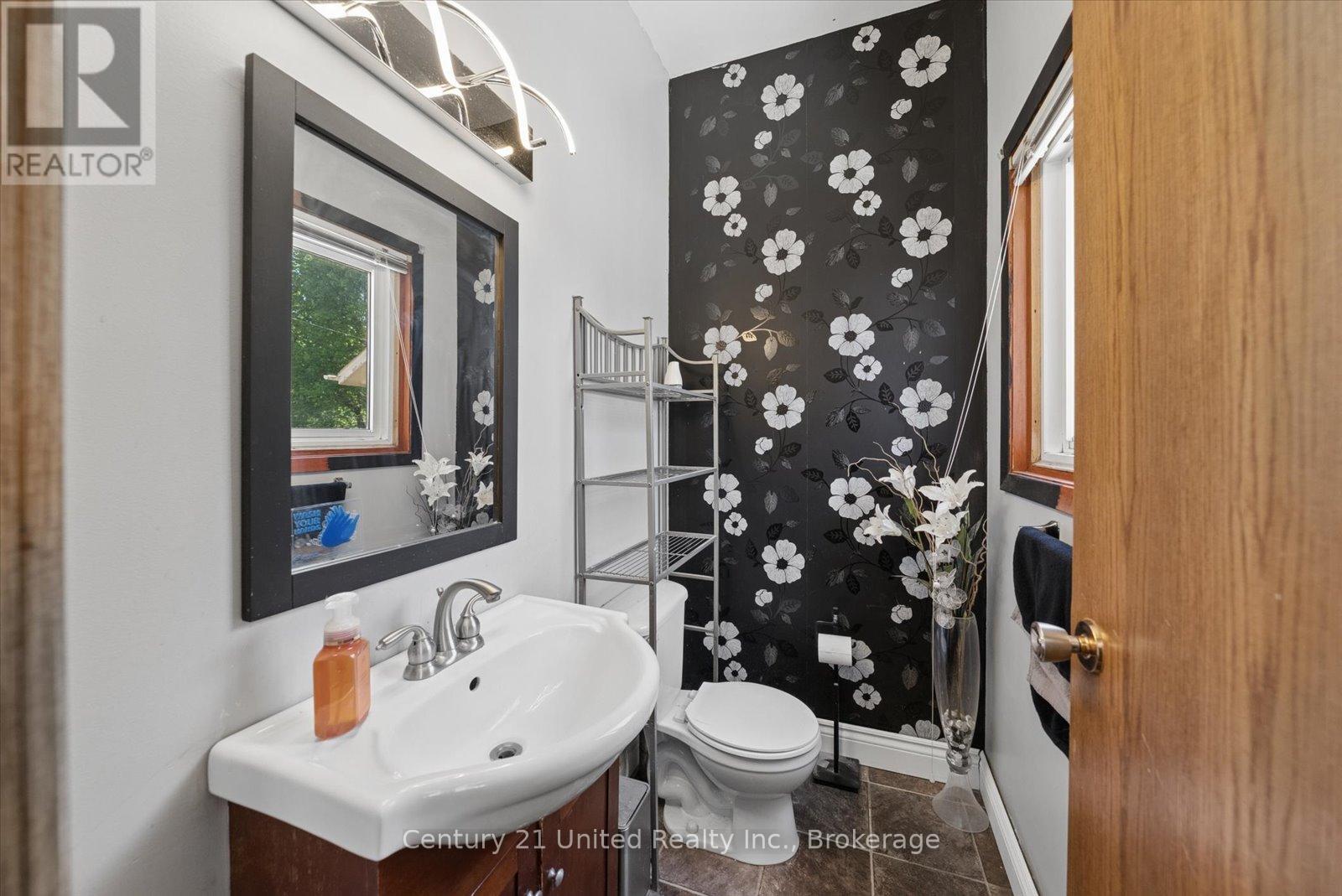 277 Greenlawn Avenue, Peterborough (Northcrest Ward 5), Ontario  K9H 5K7 - Photo 13 - X13156560