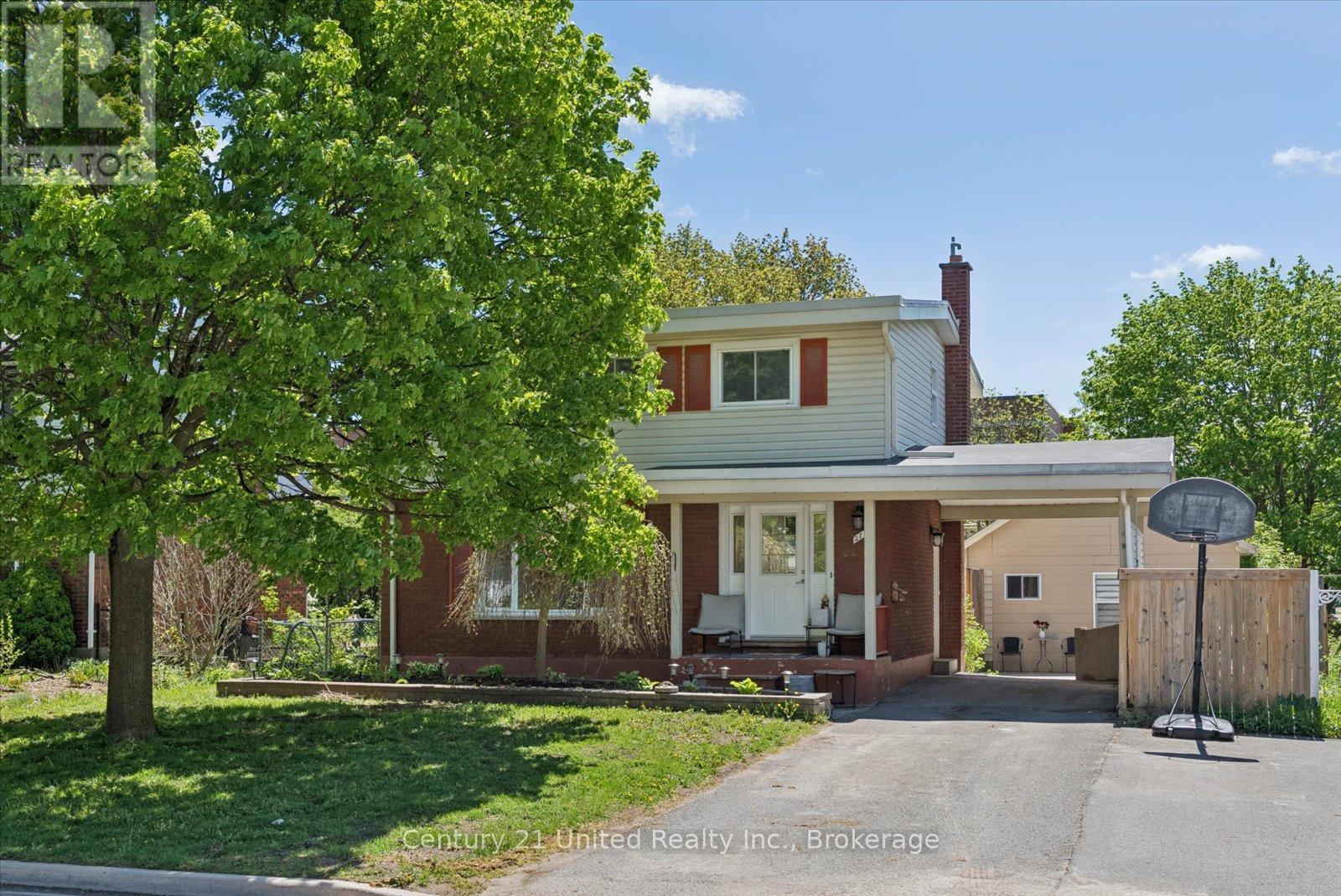 277 Greenlawn Avenue, Peterborough (Northcrest Ward 5), Ontario  K9H 5K7 - Photo 2 - X13156560
