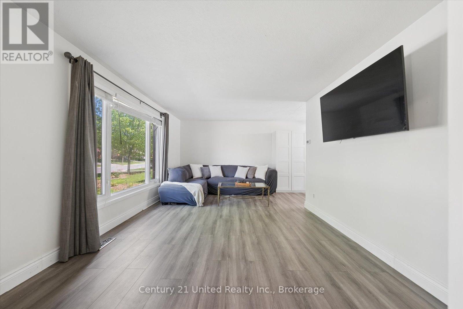 277 Greenlawn Avenue, Peterborough (Northcrest Ward 5), Ontario  K9H 5K7 - Photo 6 - X13156560
