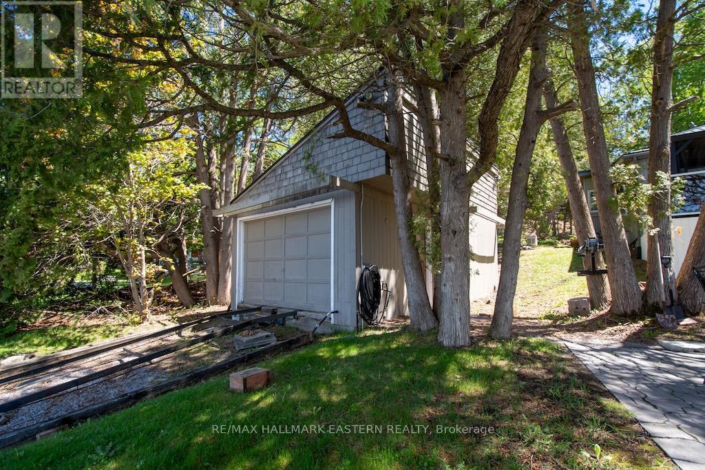 33 Pineway Court, Trent Lakes, Ontario  K0L 1J0 - Photo 4 - X13156826