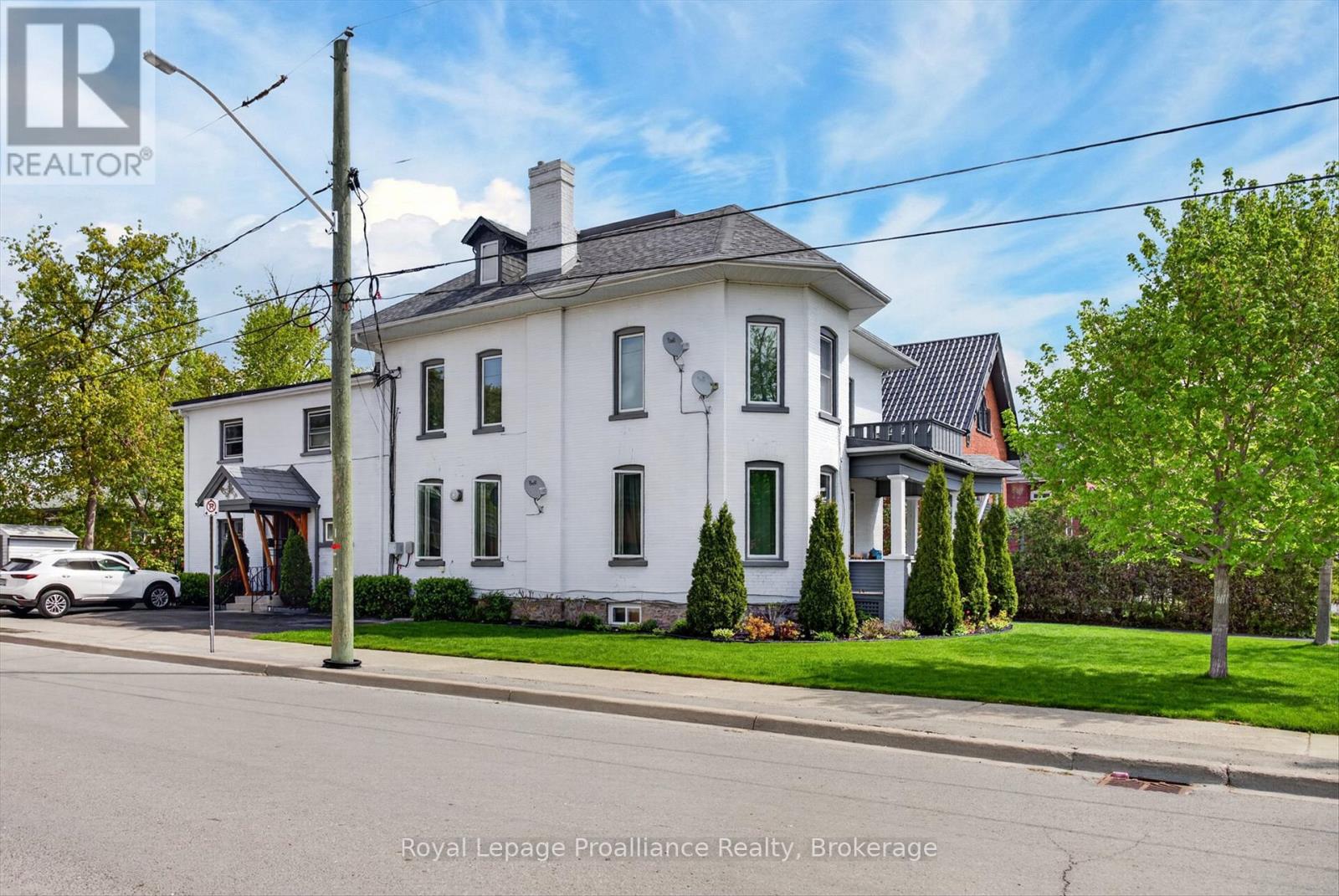 70 Wellington Street, Kawartha Lakes (Lindsay), Ontario  K9V 3N7 - Photo 2 - X13157134