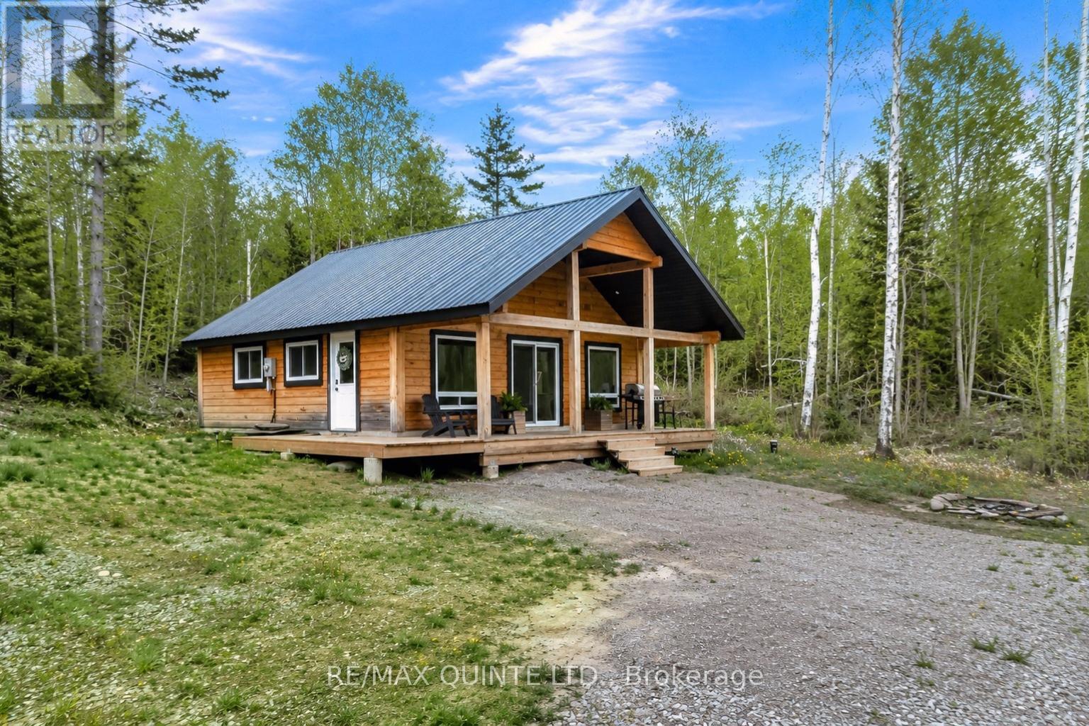 34 ELM LANE, tudor and cashel (cashel ward), Ontario