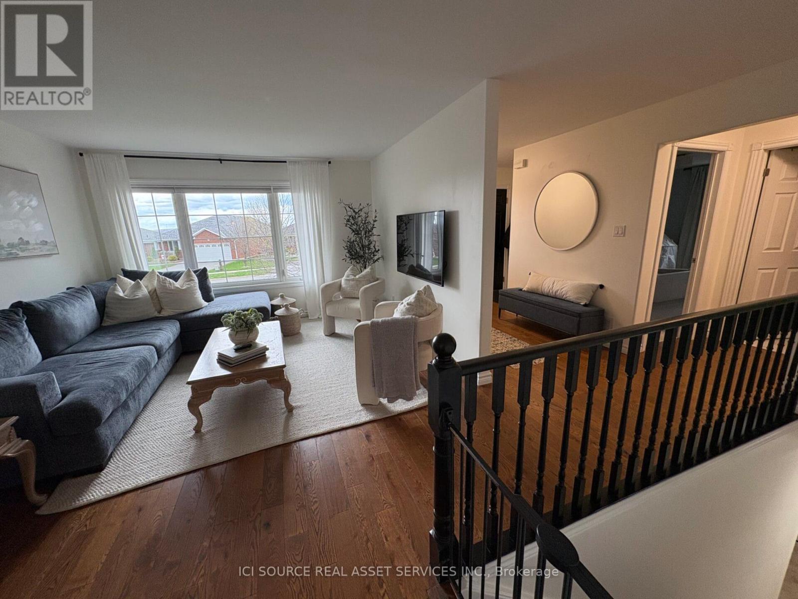 401 Bianco Crescent, Peterborough (Monaghan Ward 2), Ontario  K9K 0A3 - Photo 3 - X13157236