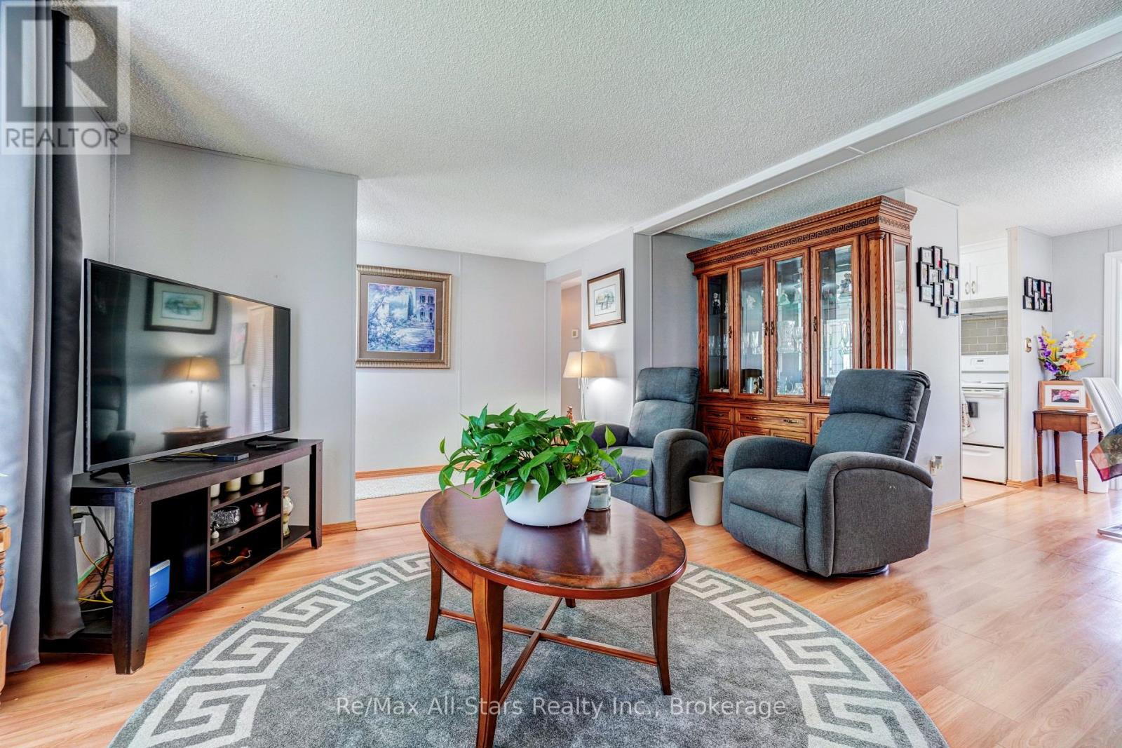 6 Vista Drive, Kawartha Lakes (Lindsay), Ontario  K9V 4R1 - Photo 8 - X13157896