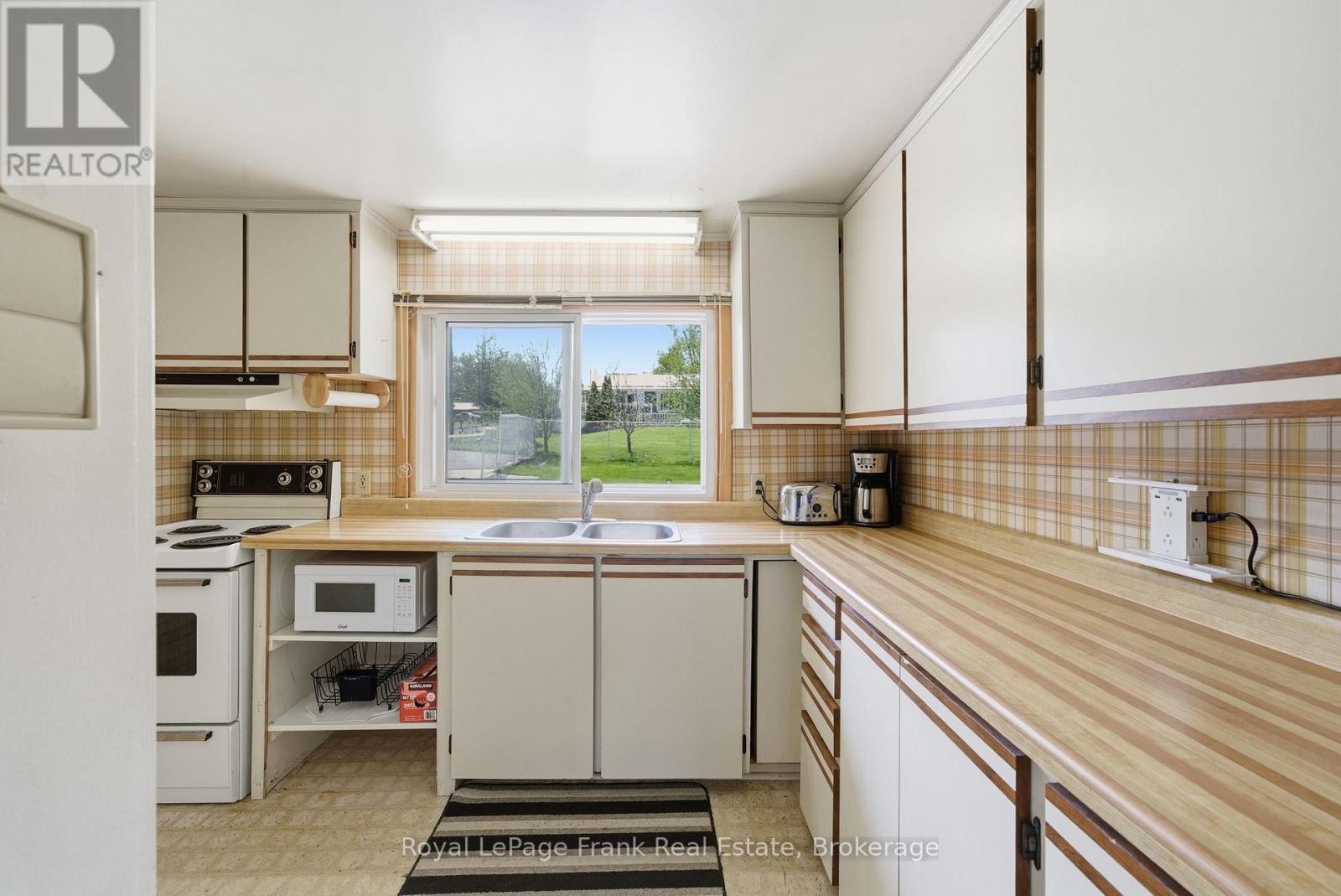 54 Butternut Drive, Kawartha Lakes (Fenelon), Ontario  K9V 4R1 - Photo 9 - X13158434