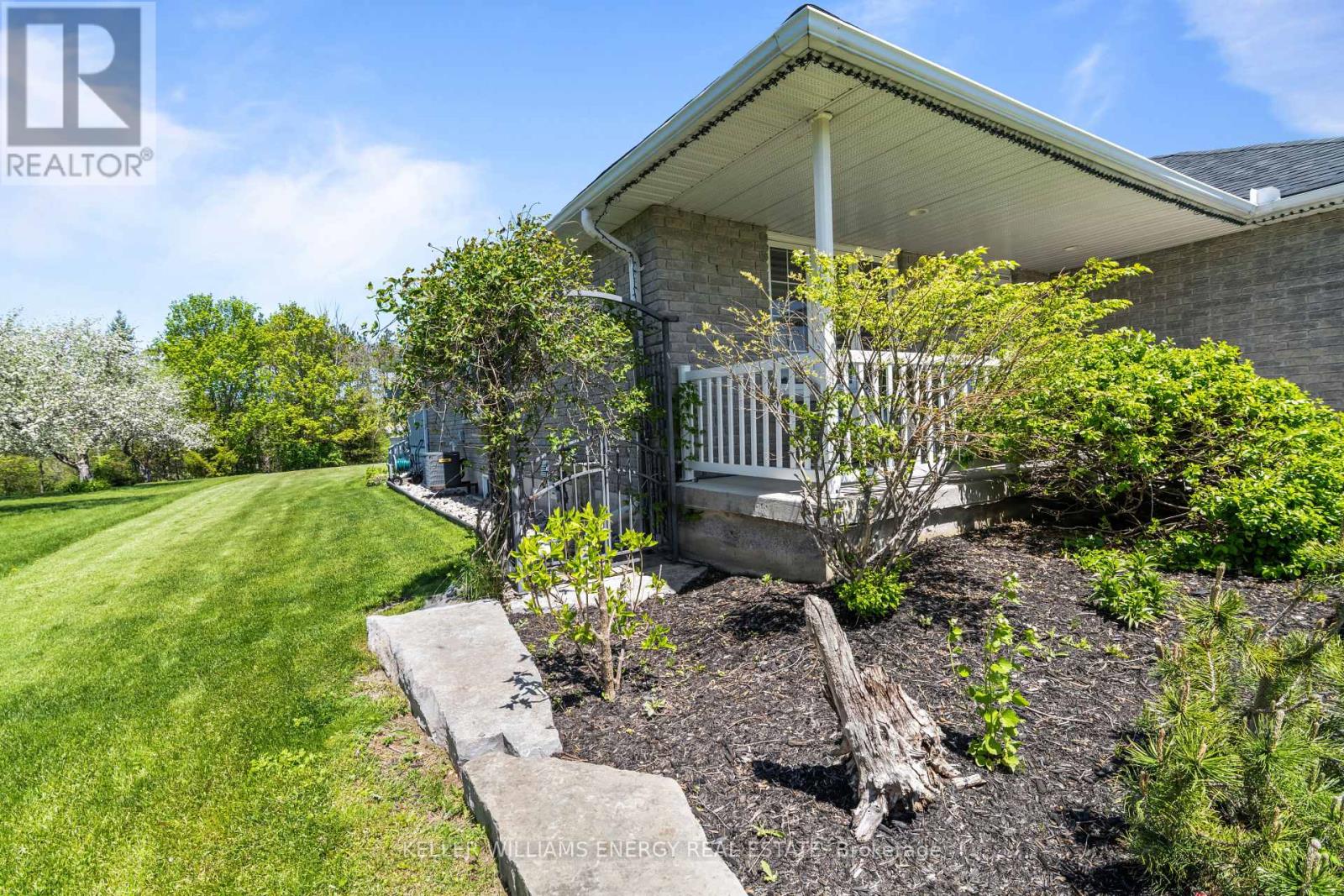 18 Applewood Drive, Trent Hills (Campbellford), Ontario  K0L 1L0 - Photo 2 - X13159358