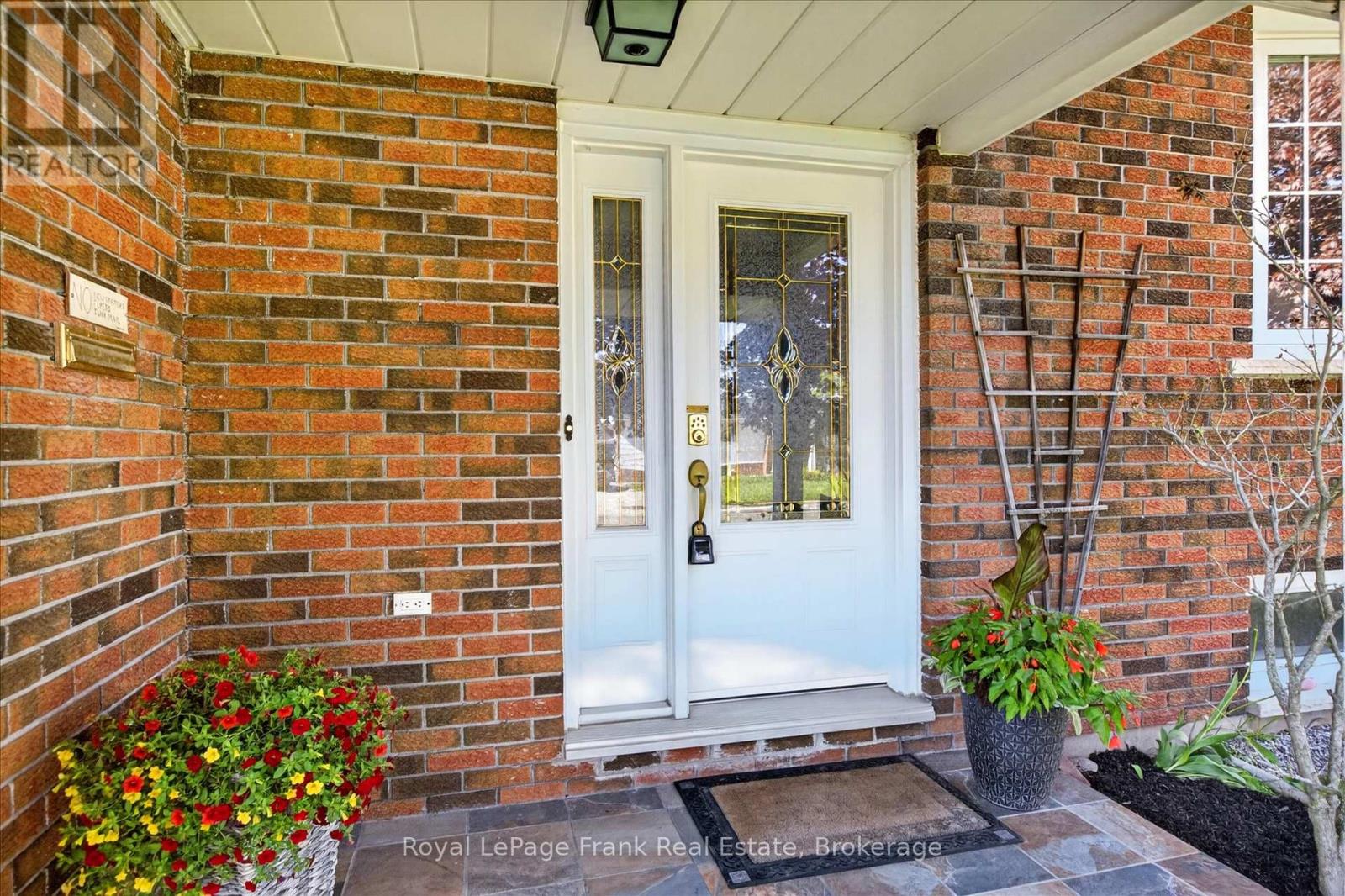 4 Bayleaf Court, Peterborough (Monaghan Ward 2), Ontario  K9K 1A3 - Photo 4 - X13162108