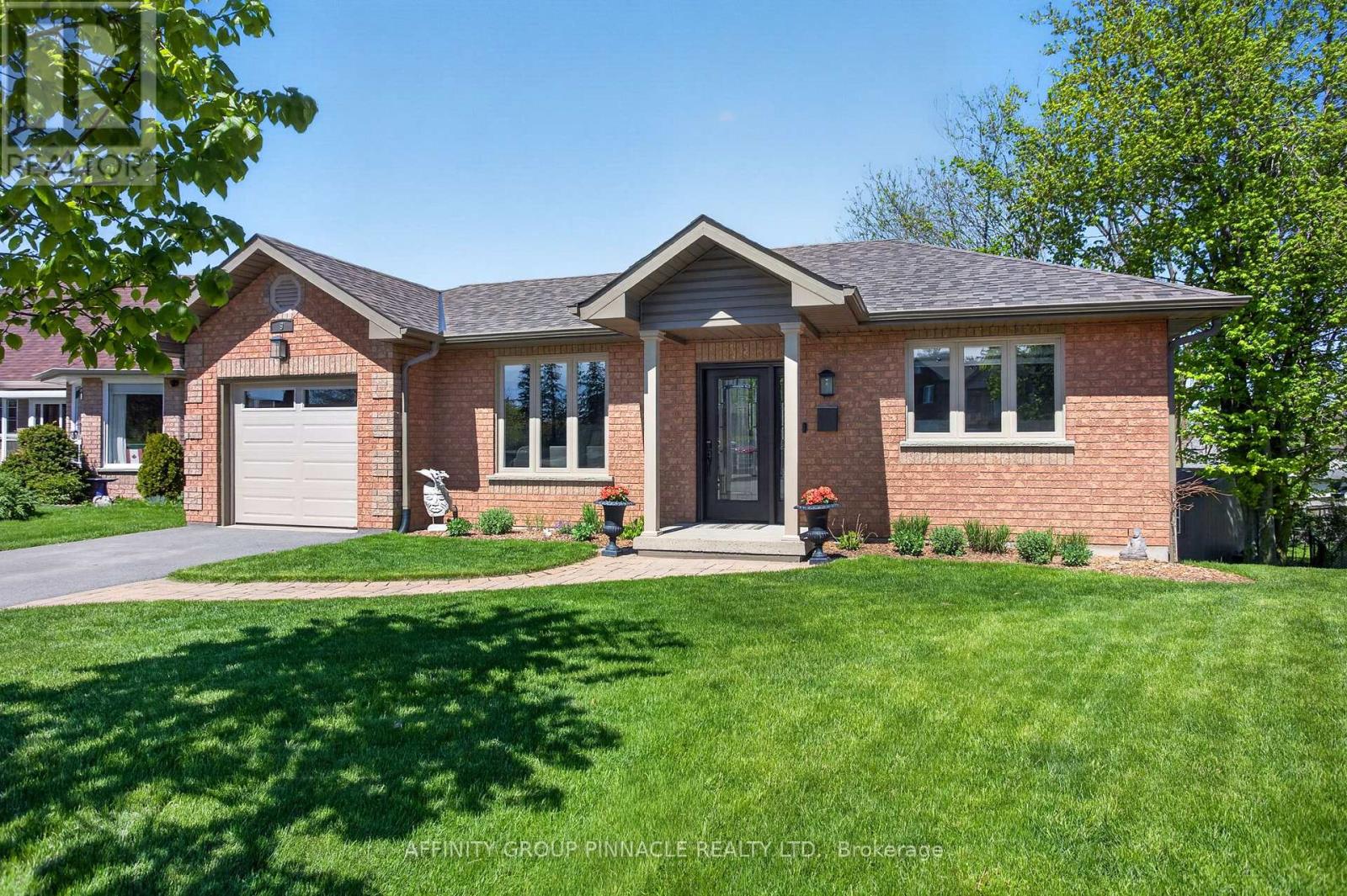 9 O'connell Court, Kawartha Lakes (Lindsay), Ontario  K9V 5Y1 - Photo 2 - X13162560