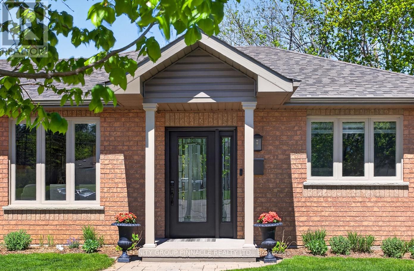 9 O'connell Court, Kawartha Lakes (Lindsay), Ontario  K9V 5Y1 - Photo 3 - X13162560