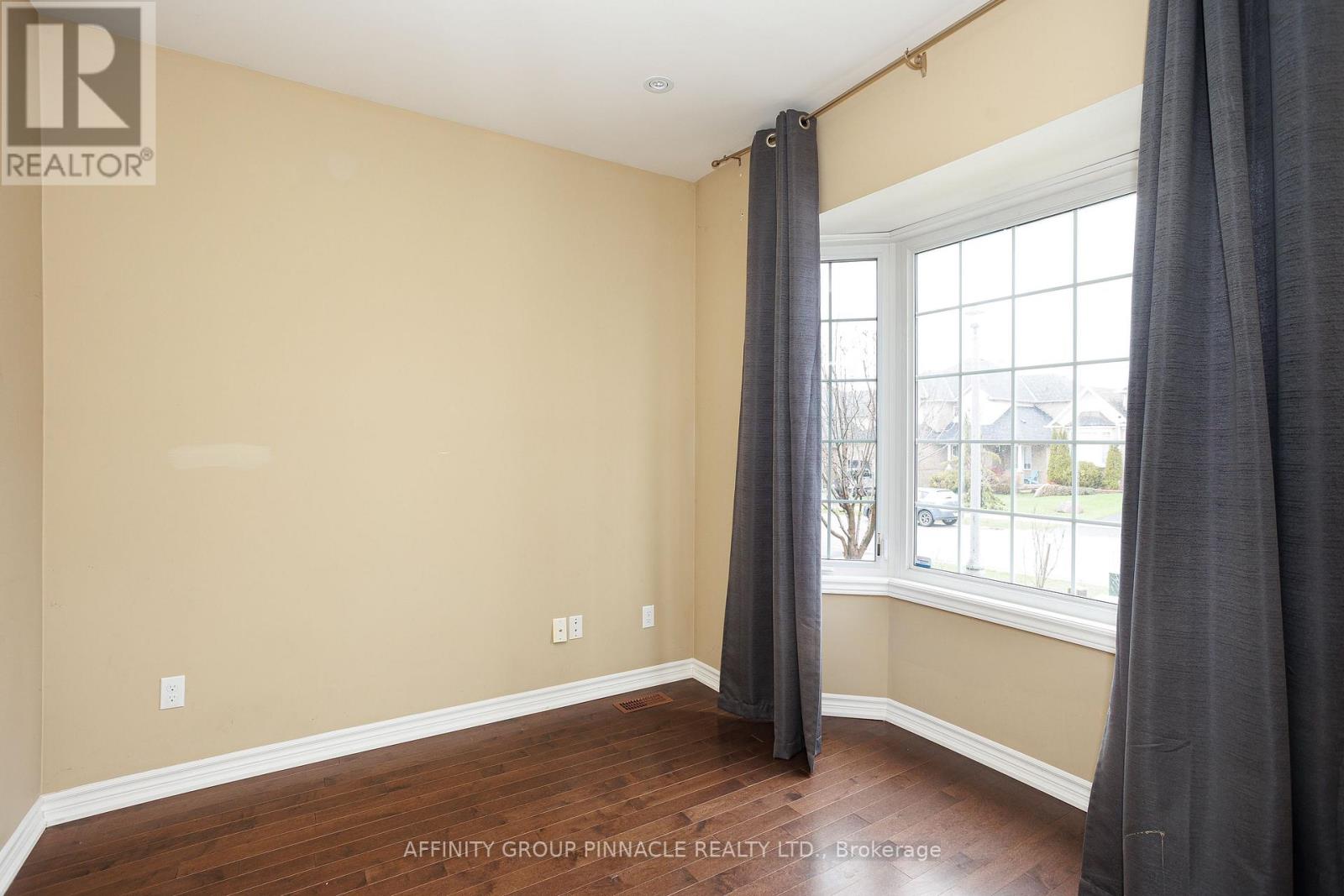 31 Ellis Crescent, Kawartha Lakes (Lindsay), Ontario  K9V 0A5 - Photo 5 - X13163928