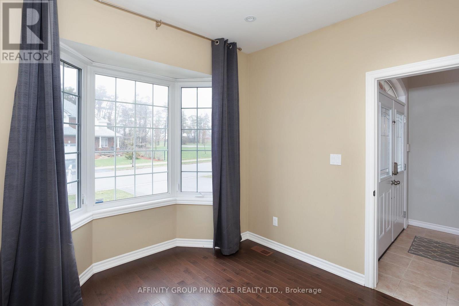 31 Ellis Crescent, Kawartha Lakes (Lindsay), Ontario  K9V 0A5 - Photo 6 - X13163928