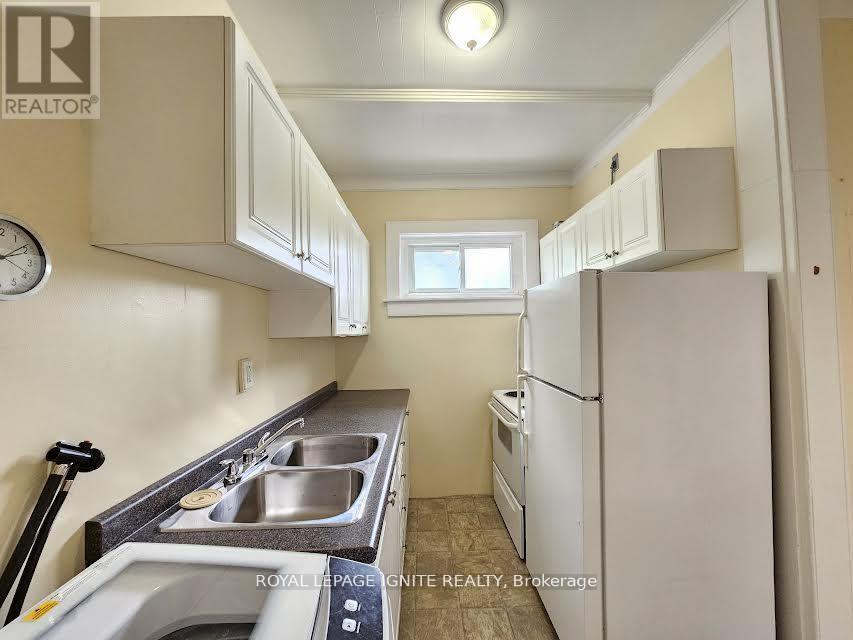 2 - 27 King Avenue E, Clarington (Newcastle), Ontario  L1B 1H3 - Photo 5 - E13164696