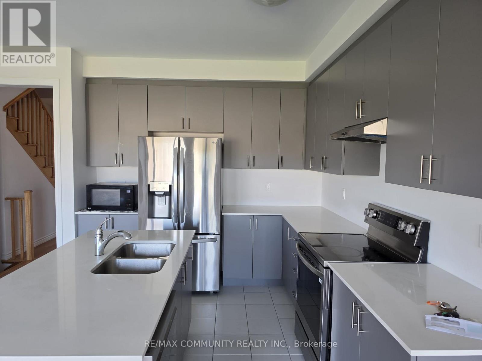 751 Carpenter Trail, Peterborough (Monaghan Ward 2), Ontario  K9K 0J3 - Photo 3 - X13166106