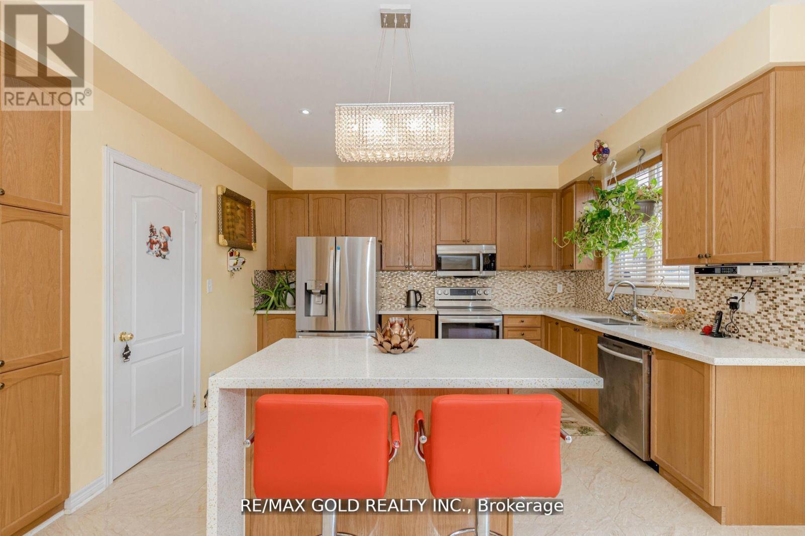 1554 Bruny Avenue, Pickering (Duffin Heights), Ontario  L0A 1G0 - Photo 15 - E13167500