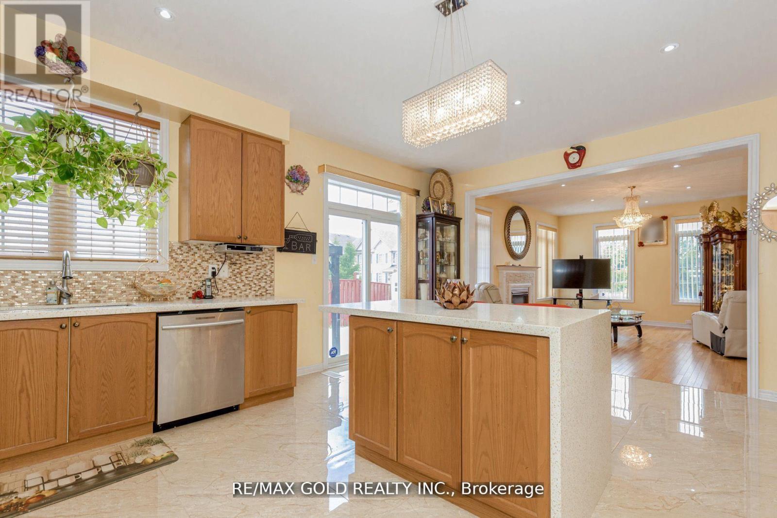 1554 Bruny Avenue, Pickering (Duffin Heights), Ontario  L0A 1G0 - Photo 17 - E13167500