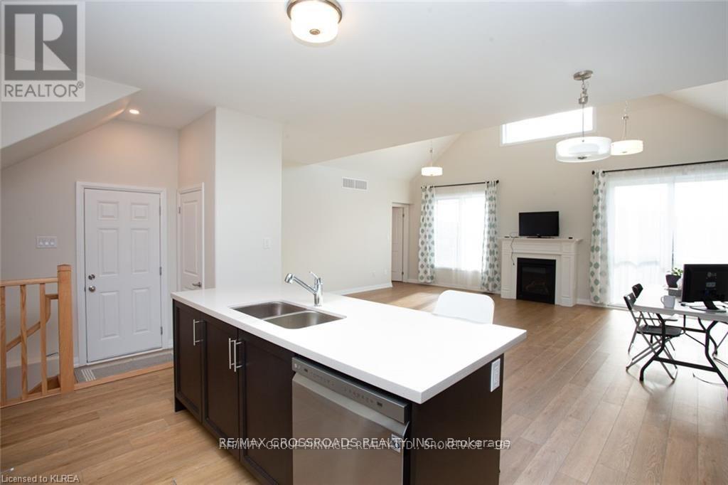 535 Macintosh Grove, Peterborough (Northcrest Ward 5), Ontario  K9H 0K1 - Photo 11 - X13168610