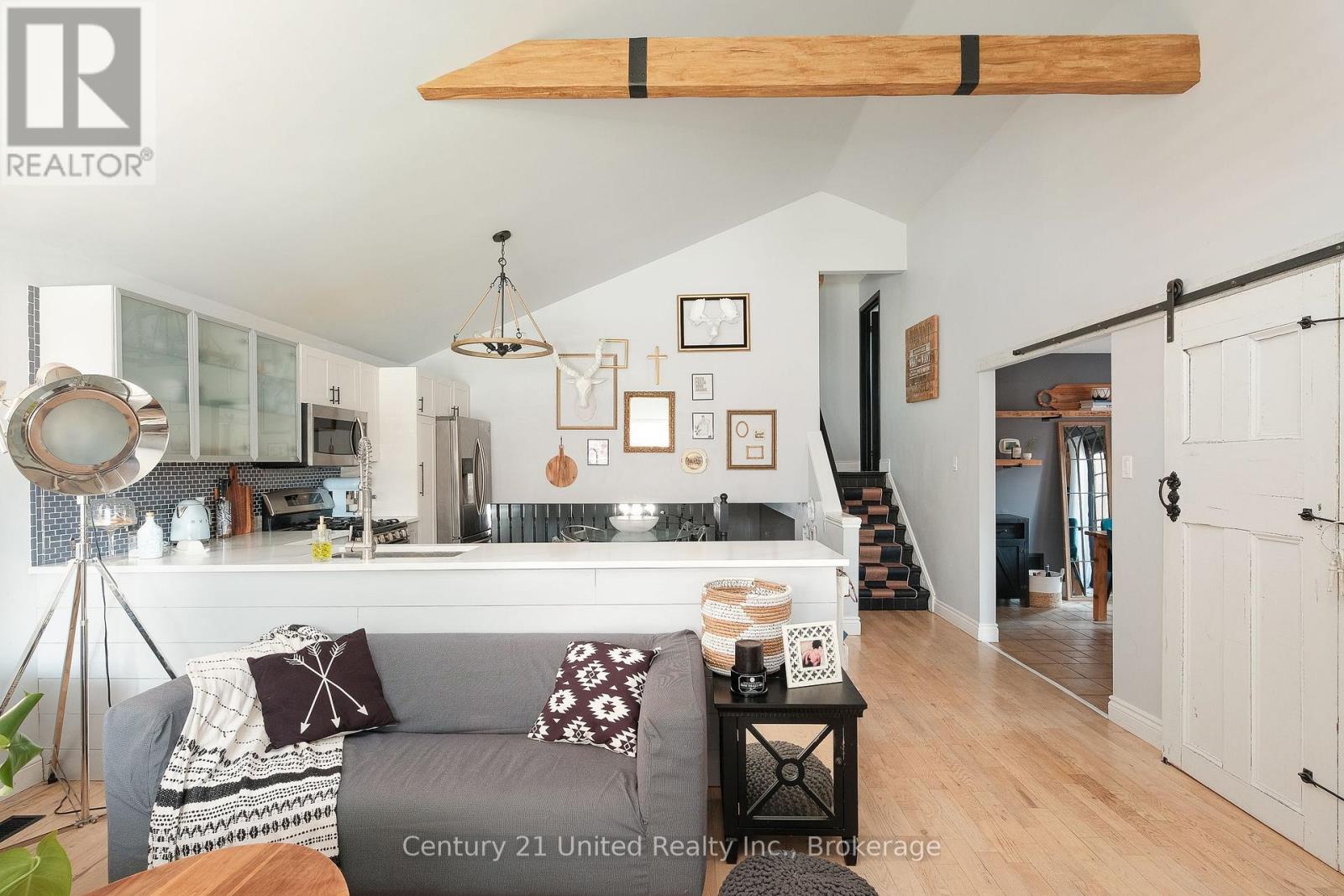 2229 Lorraine Drive, Peterborough (Northcrest Ward 5), Ontario  K9L 1Y6 - Photo 6 - X13169398