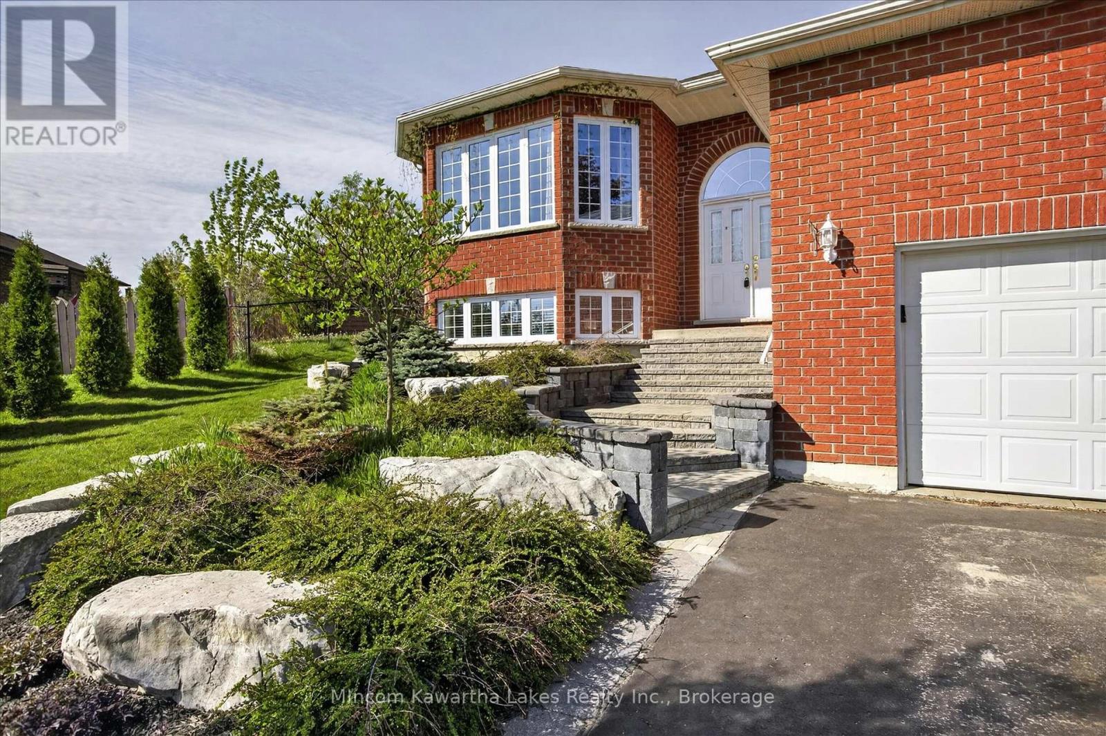2301 Sumac Street, Peterborough (Monaghan Ward 2), Ontario  K9K 2J9 - Photo 2 - X13170876