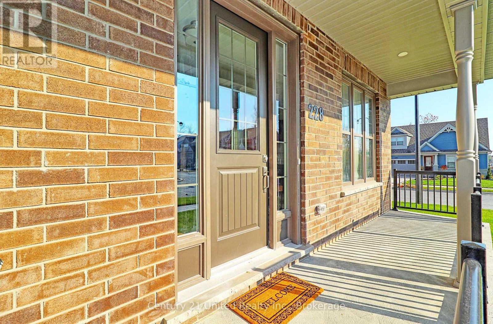 228 Rowberry Boulevard, Peterborough (Northcrest Ward 5), Ontario  K9H 0G4 - Photo 4 - X13171414