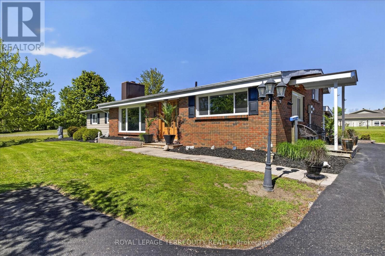 12 Concession Street, Havelock-Belmont-Methuen (Havelock), Ontario  K0L 1Z0 - Photo 4 - X13171646