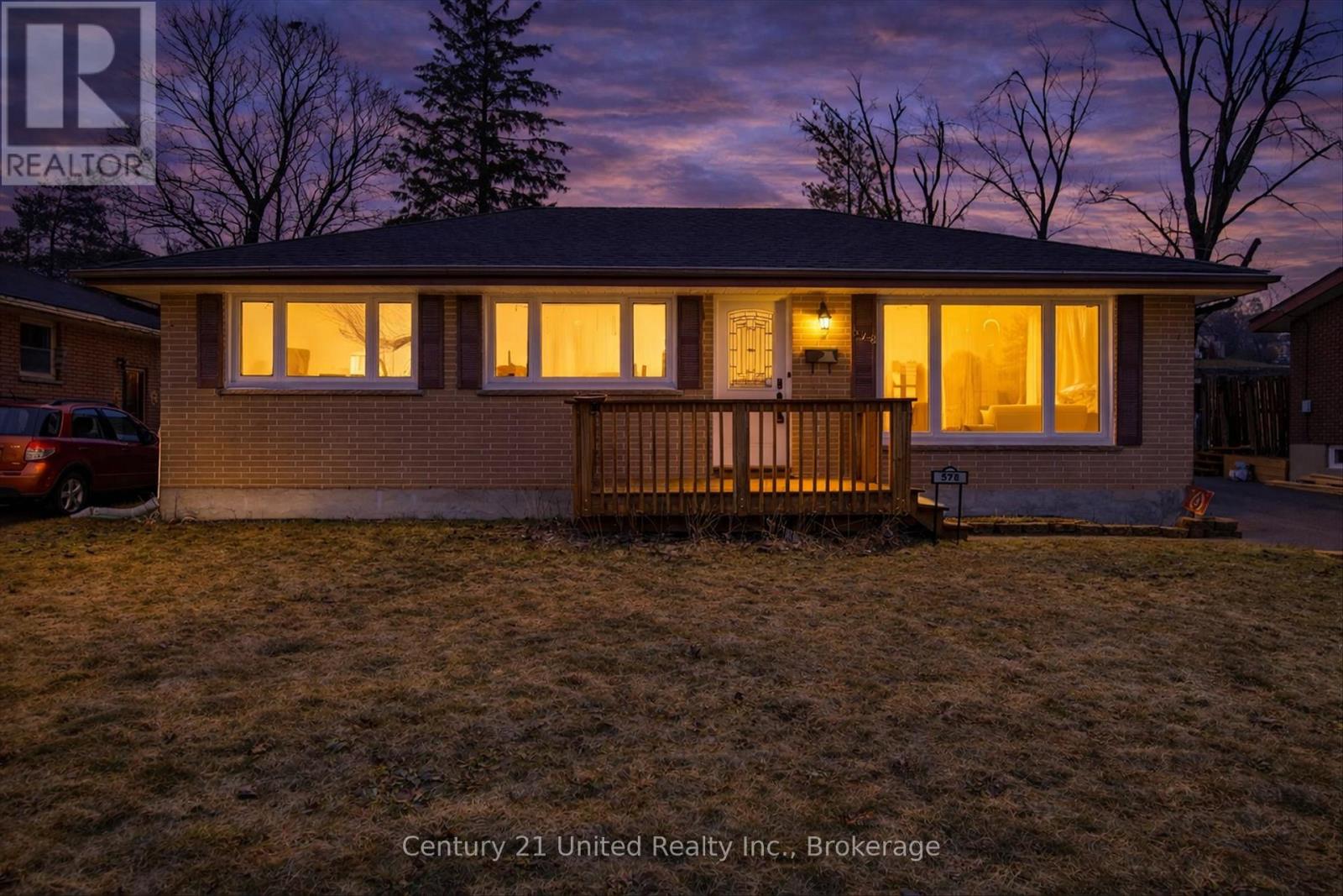 578 Hillside Street, Peterborough (Northcrest Ward 5), Ontario  K9H 5N6 - Photo 2 - X13172030