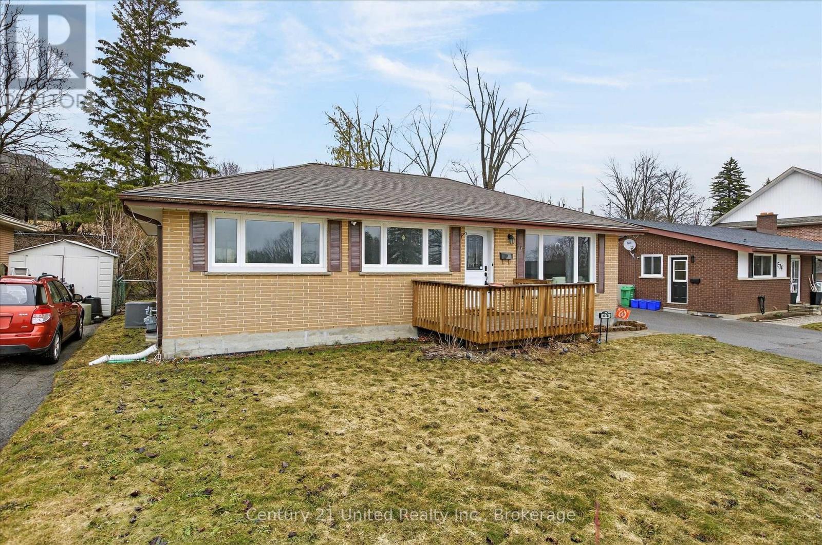 578 Hillside Street, Peterborough (Northcrest Ward 5), Ontario  K9H 5N6 - Photo 3 - X13172030