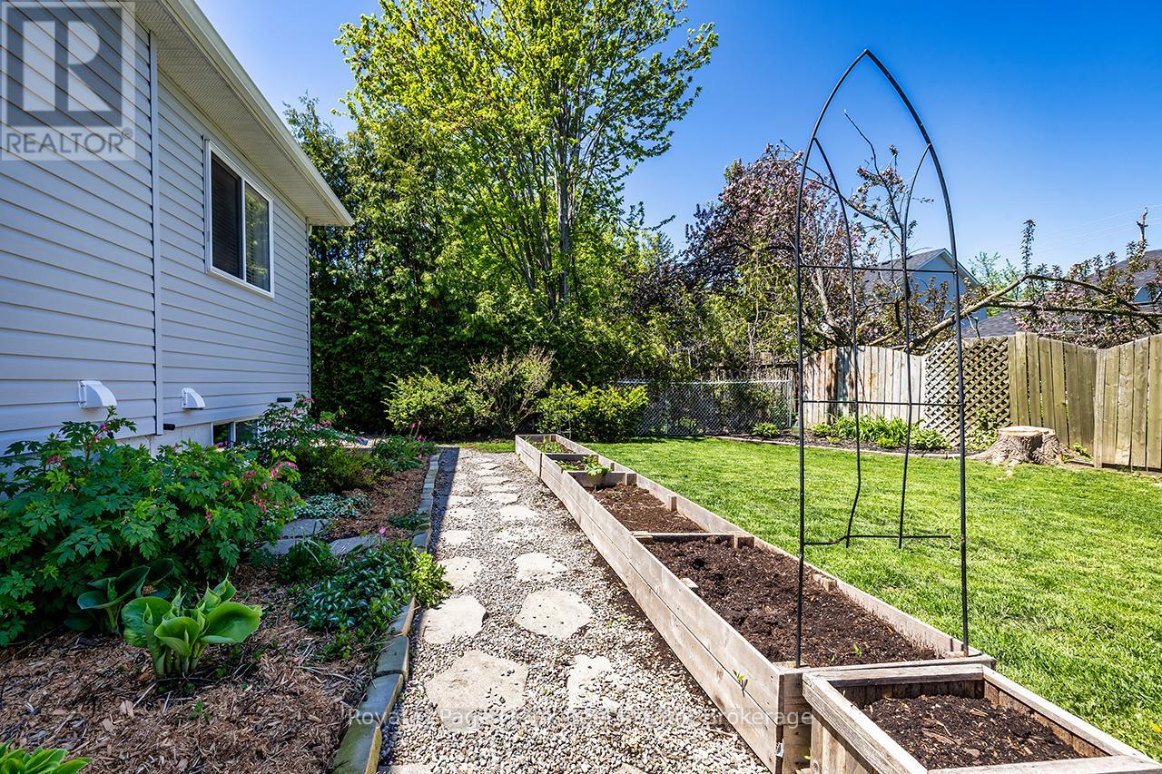 36 Lori Boulevard, Kawartha Lakes (Lindsay), Ontario  K9V 6B6 - Photo 14 - X13174258