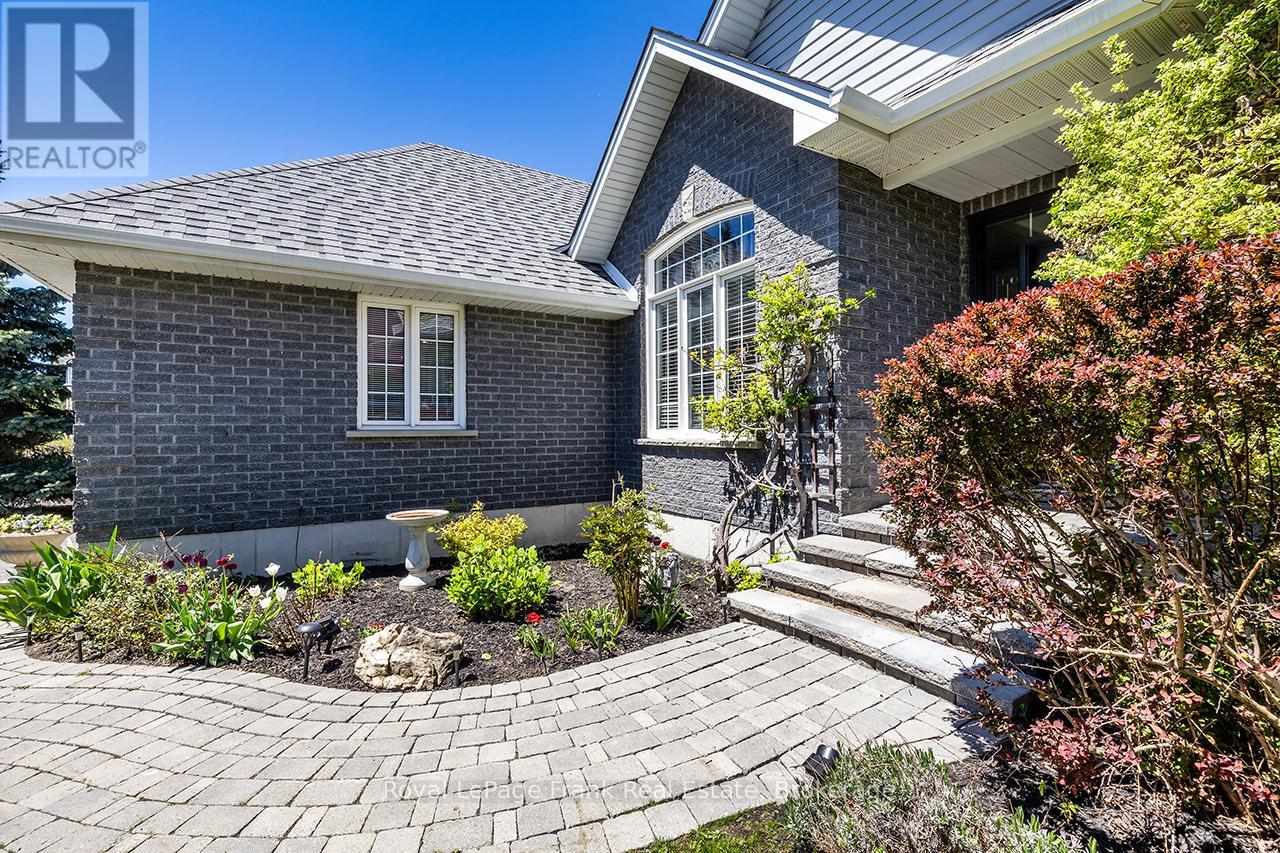 36 Lori Boulevard, Kawartha Lakes (Lindsay), Ontario  K9V 6B6 - Photo 3 - X13174258