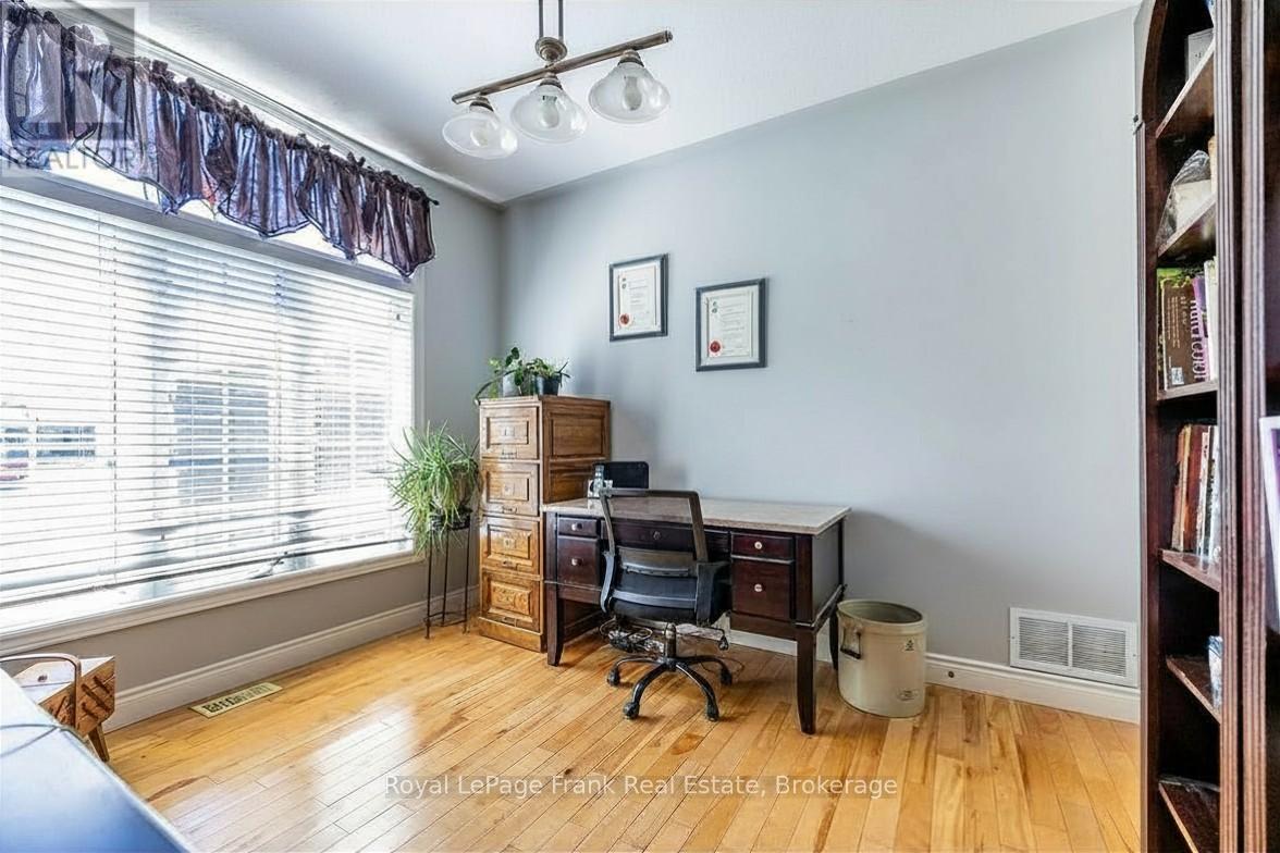 36 Lori Boulevard, Kawartha Lakes (Lindsay), Ontario  K9V 6B6 - Photo 33 - X13174258