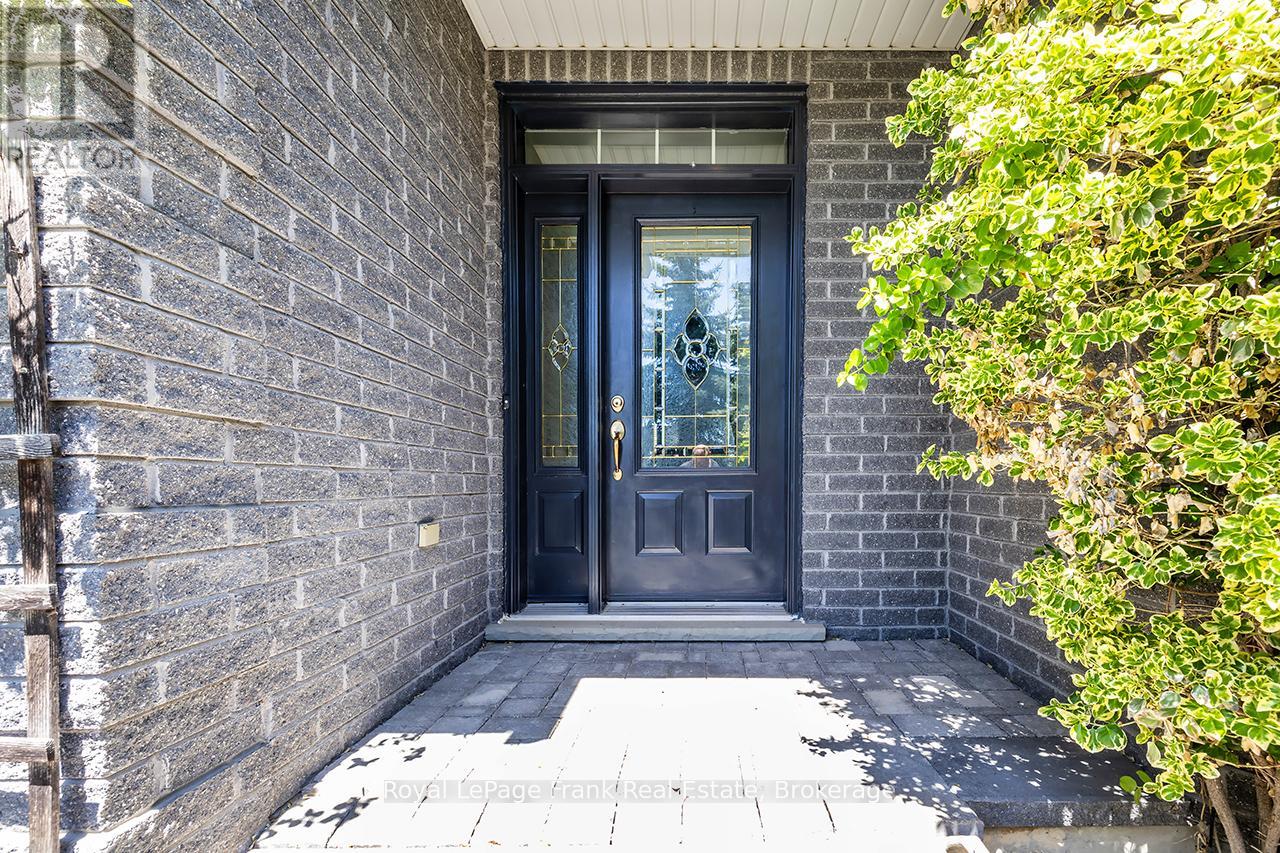 36 Lori Boulevard, Kawartha Lakes (Lindsay), Ontario  K9V 6B6 - Photo 4 - X13174258