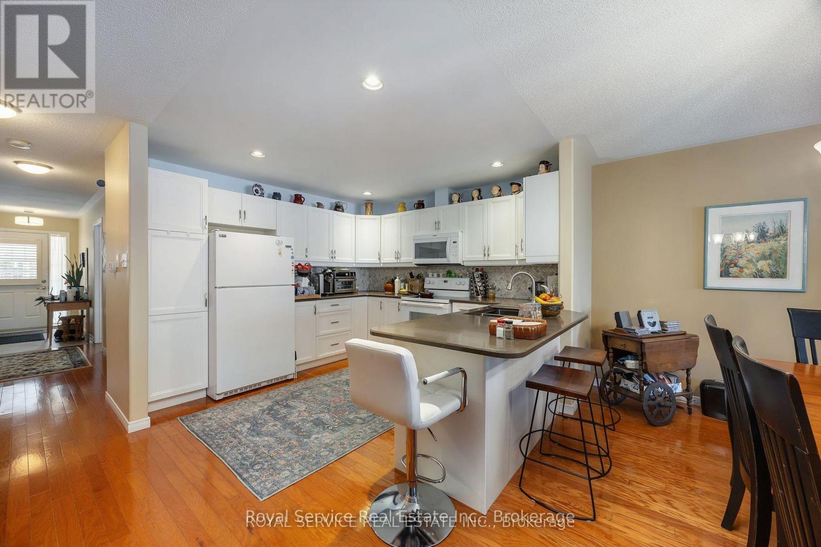 6 - 877 Wentworth Street, Peterborough (Otonabee Ward 1), Ontario  K9J 8R7 - Photo 10 - X13175006