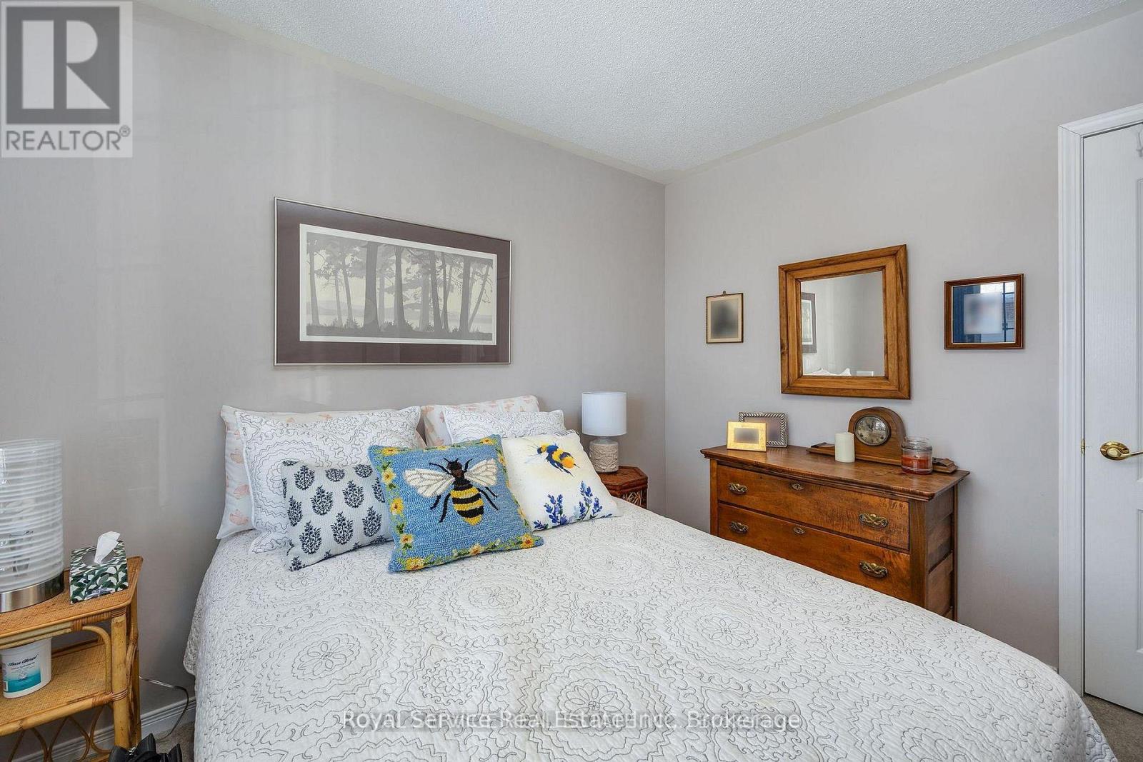 6 - 877 Wentworth Street, Peterborough (Otonabee Ward 1), Ontario  K9J 8R7 - Photo 5 - X13175006