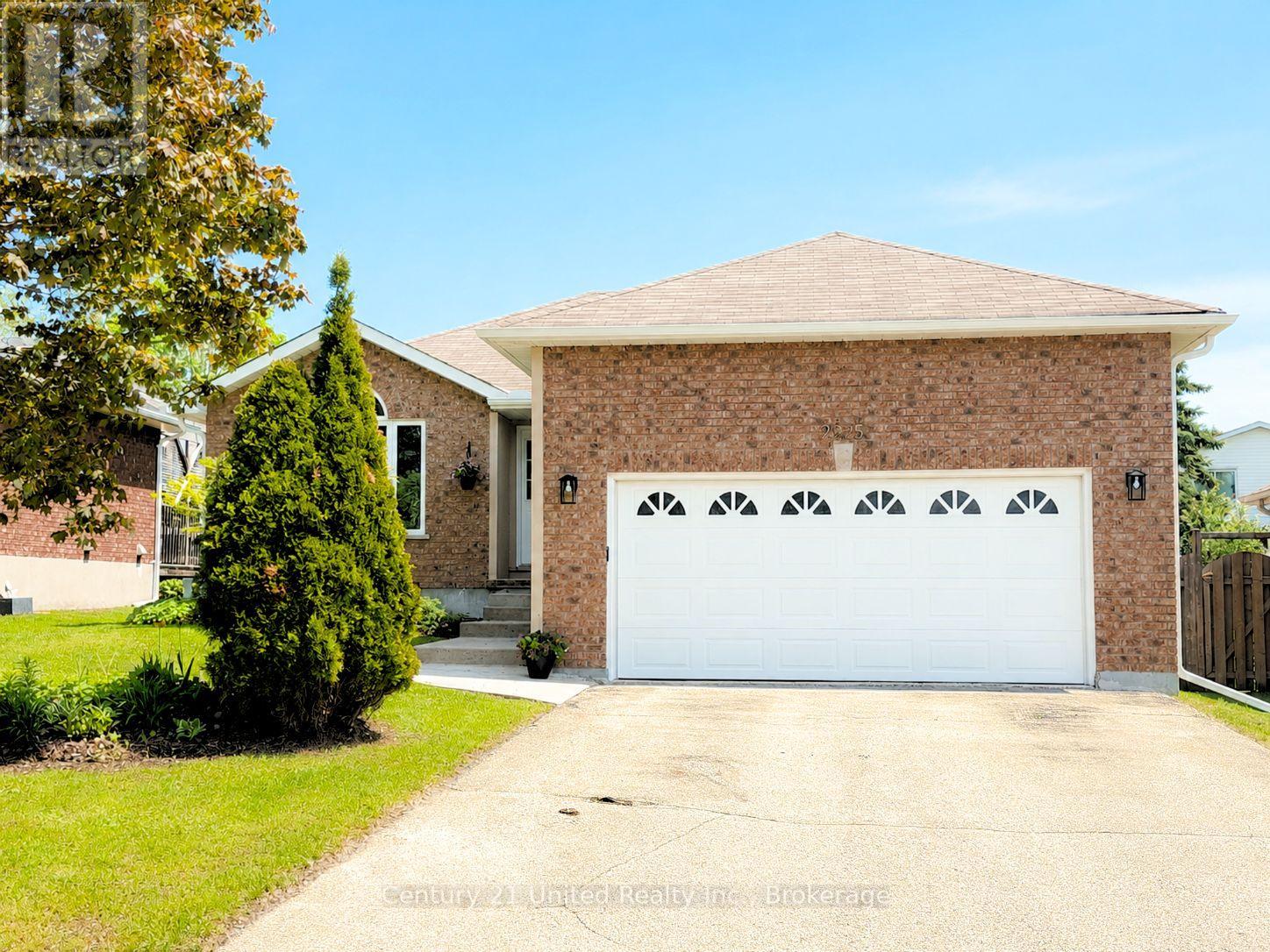 2225 LORRAINE DRIVE, peterborough (northcrest ward 5), Ontario