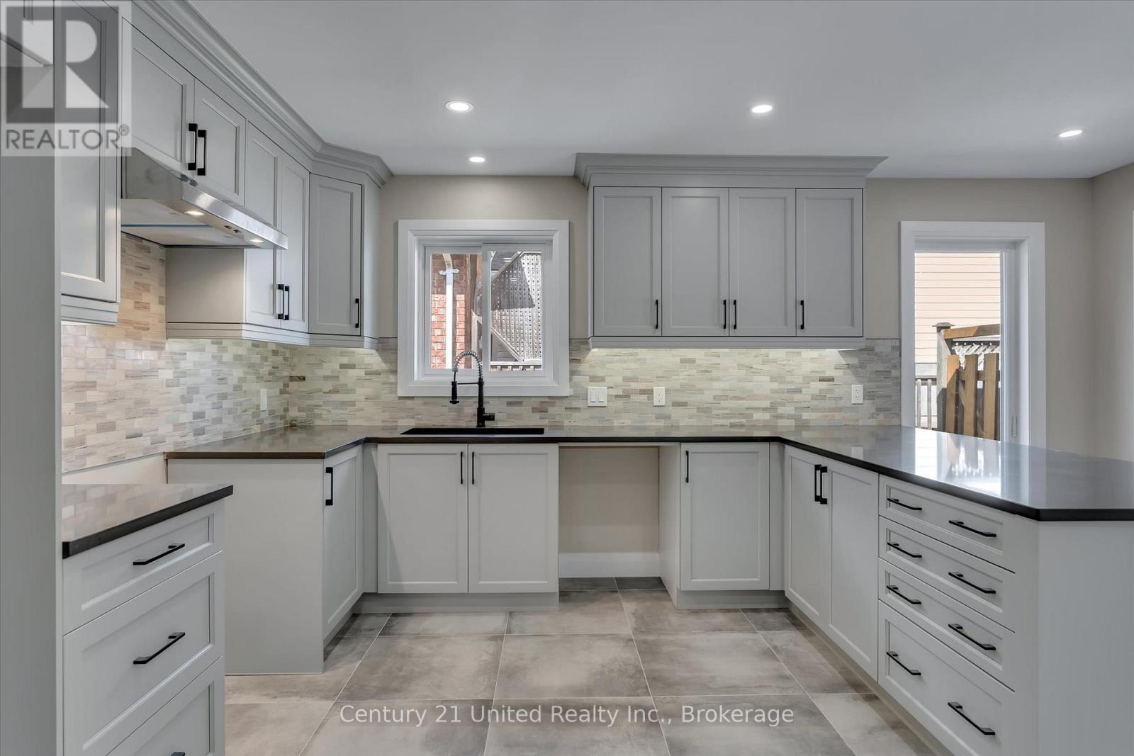 2225 Lorraine Drive, Peterborough (Northcrest Ward 5), Ontario  K9L 1Y6 - Photo 11 - X13175134
