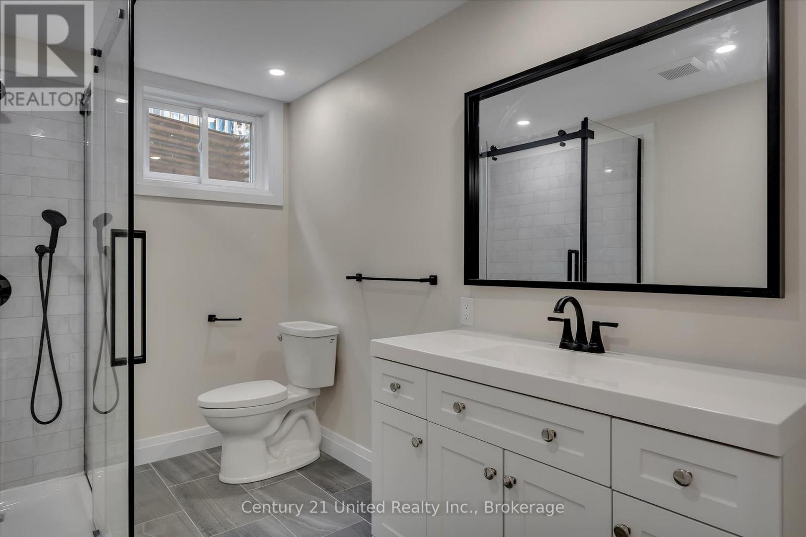2225 Lorraine Drive, Peterborough (Northcrest Ward 5), Ontario  K9L 1Y6 - Photo 38 - X13175134