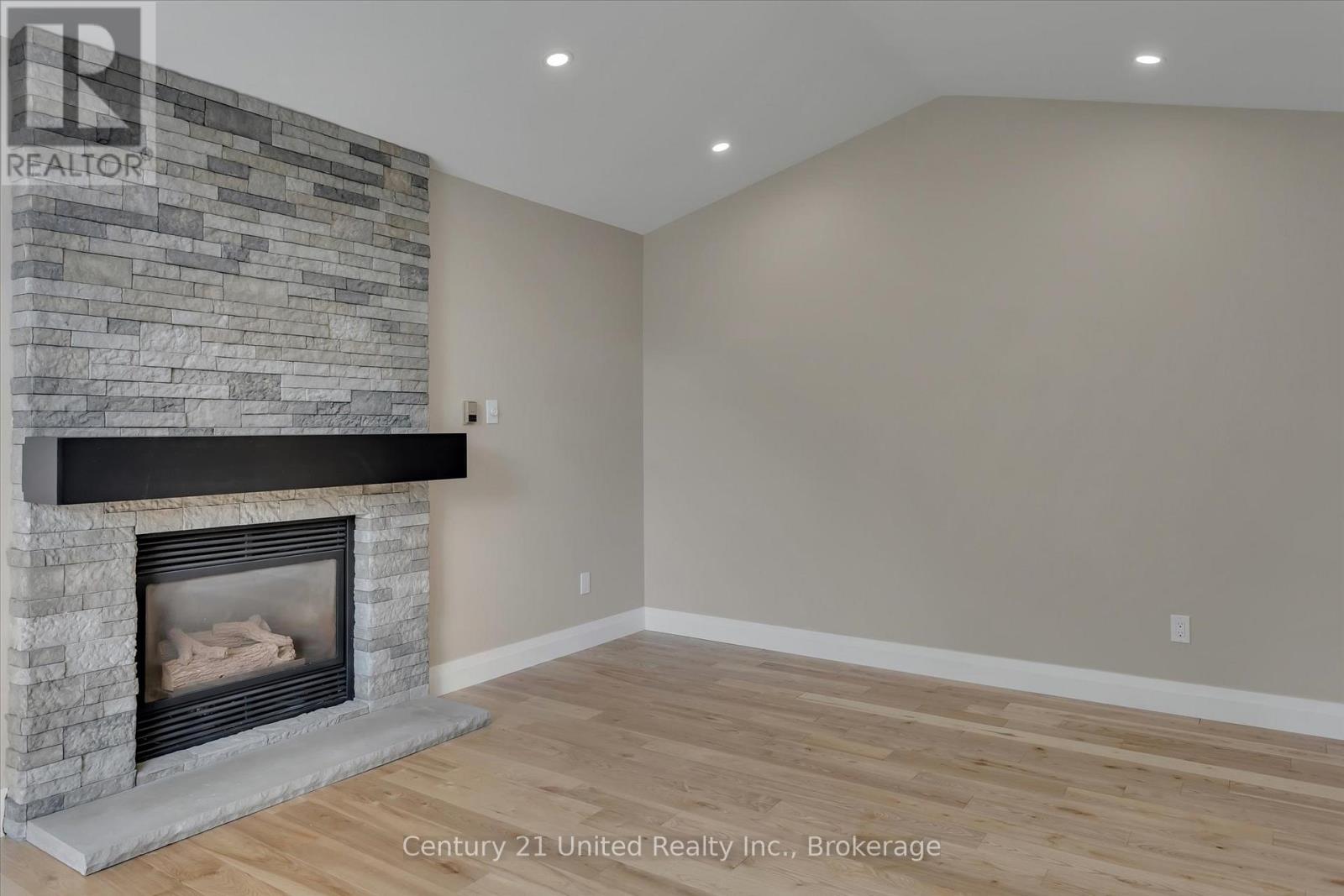 2225 Lorraine Drive, Peterborough (Northcrest Ward 5), Ontario  K9L 1Y6 - Photo 7 - X13175134