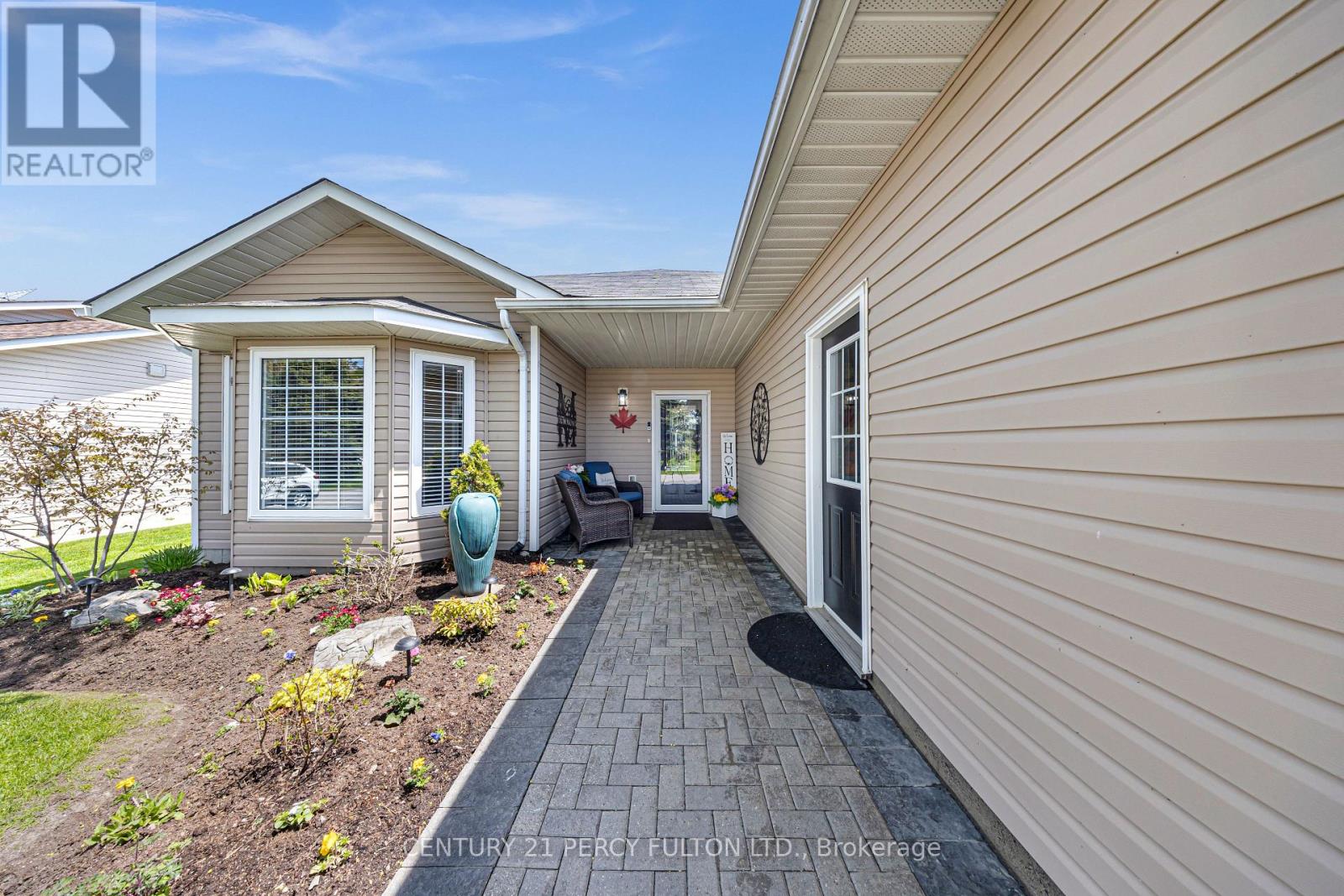 6 Niagara Trail, Clarington (Bowmanville), Ontario  L1B 1B9 - Photo 3 - E13175382