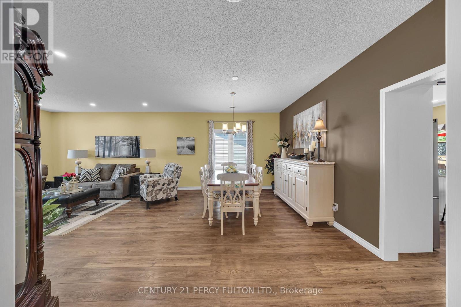6 Niagara Trail, Clarington (Bowmanville), Ontario  L1B 1B9 - Photo 6 - E13175382