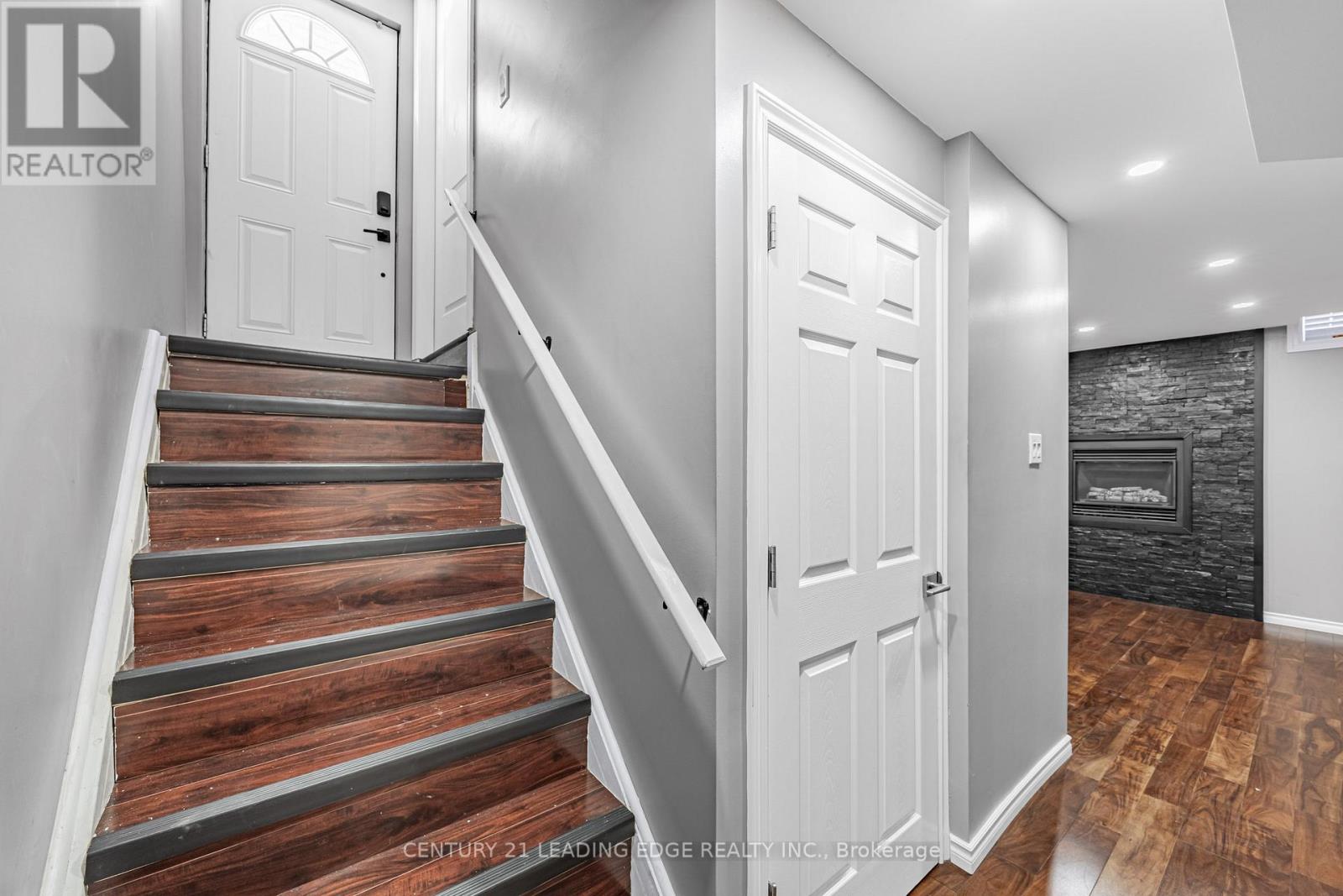 Lower - 98 Erskine Drive, Clarington (Newcastle), Ontario  L1B 1G9 - Photo 2 - E13177304