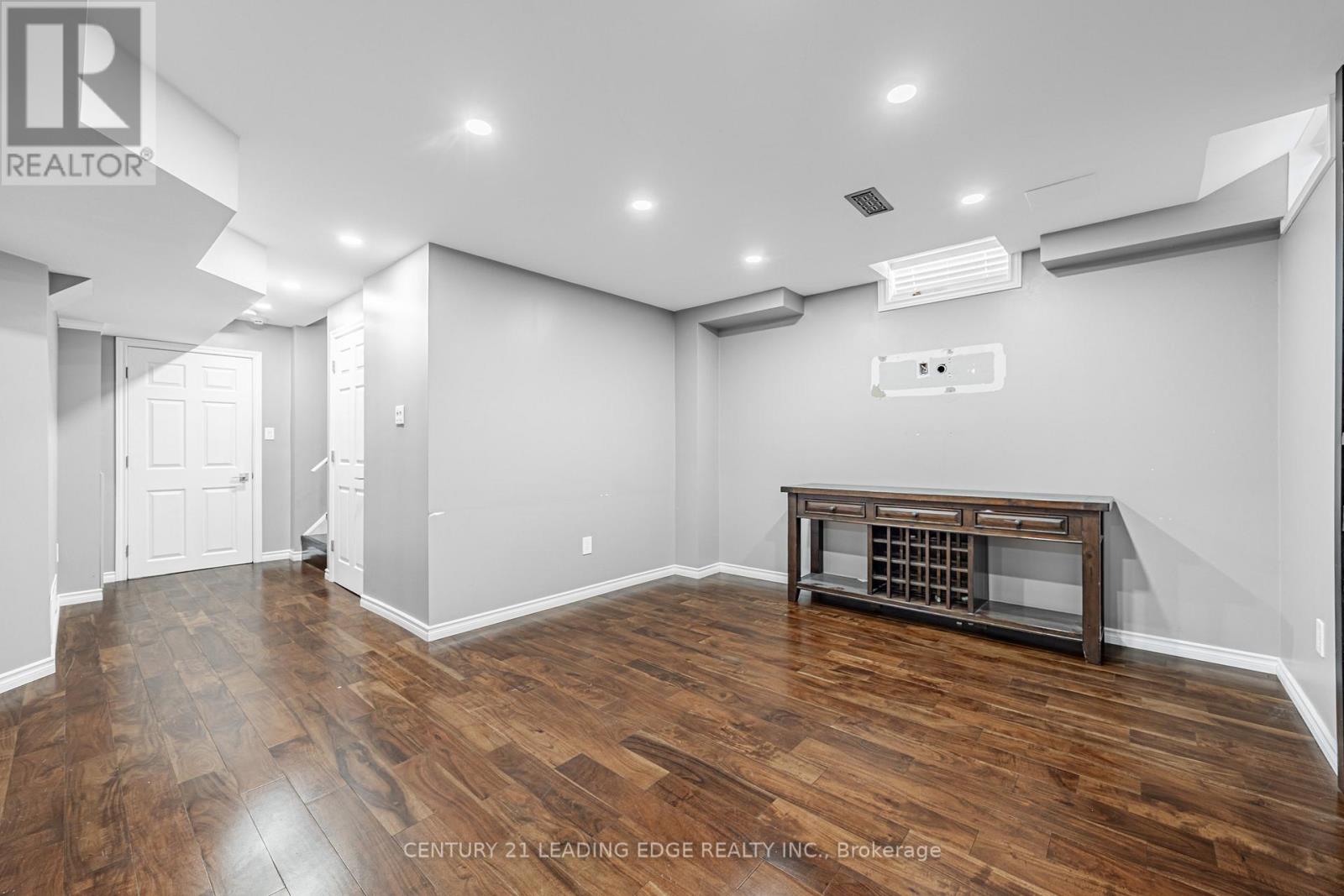Lower - 98 Erskine Drive, Clarington (Newcastle), Ontario  L1B 1G9 - Photo 3 - E13177304