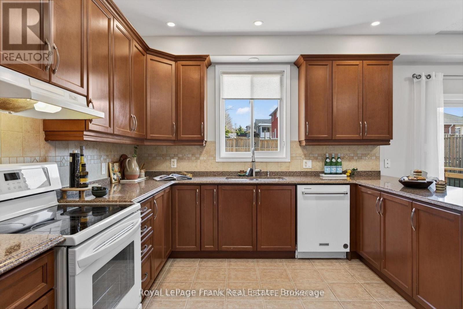 1504 Ireland Drive, Peterborough (Monaghan Ward 2), Ontario  K9K 2T2 - Photo 9 - X13186318